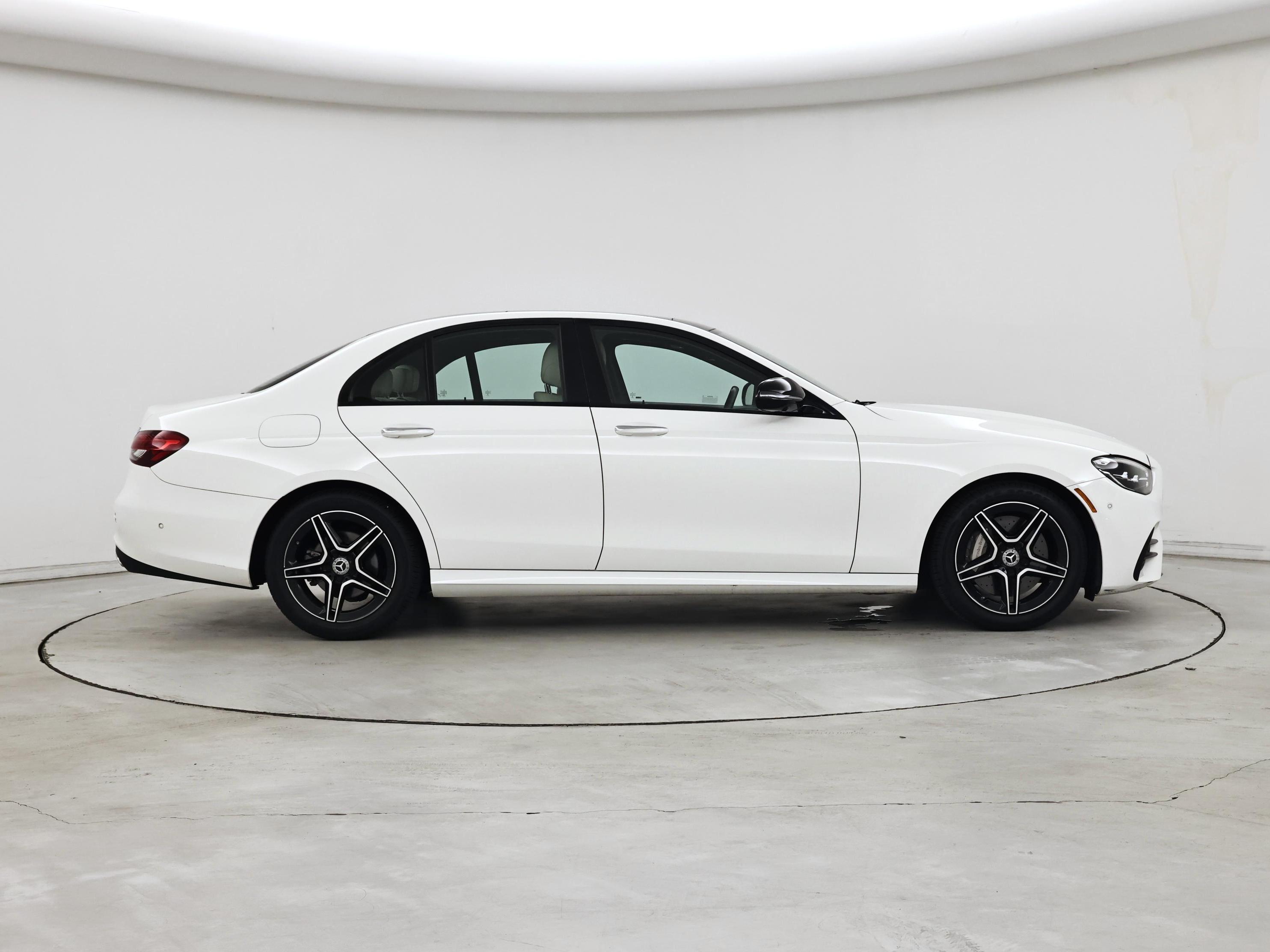 Thumbnail: 2022 Mercedes-Benz E-Class - 7