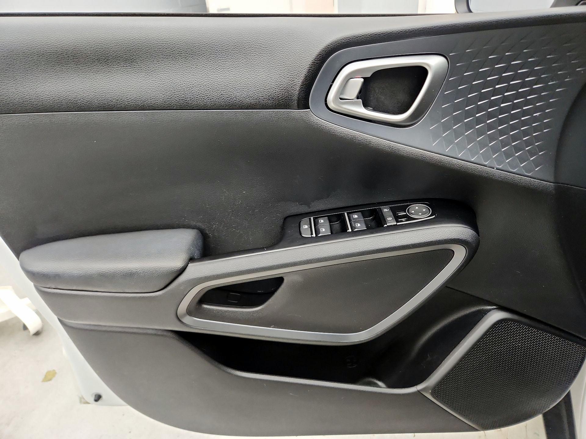 Thumbnail: 2020 Kia Soul - 12
