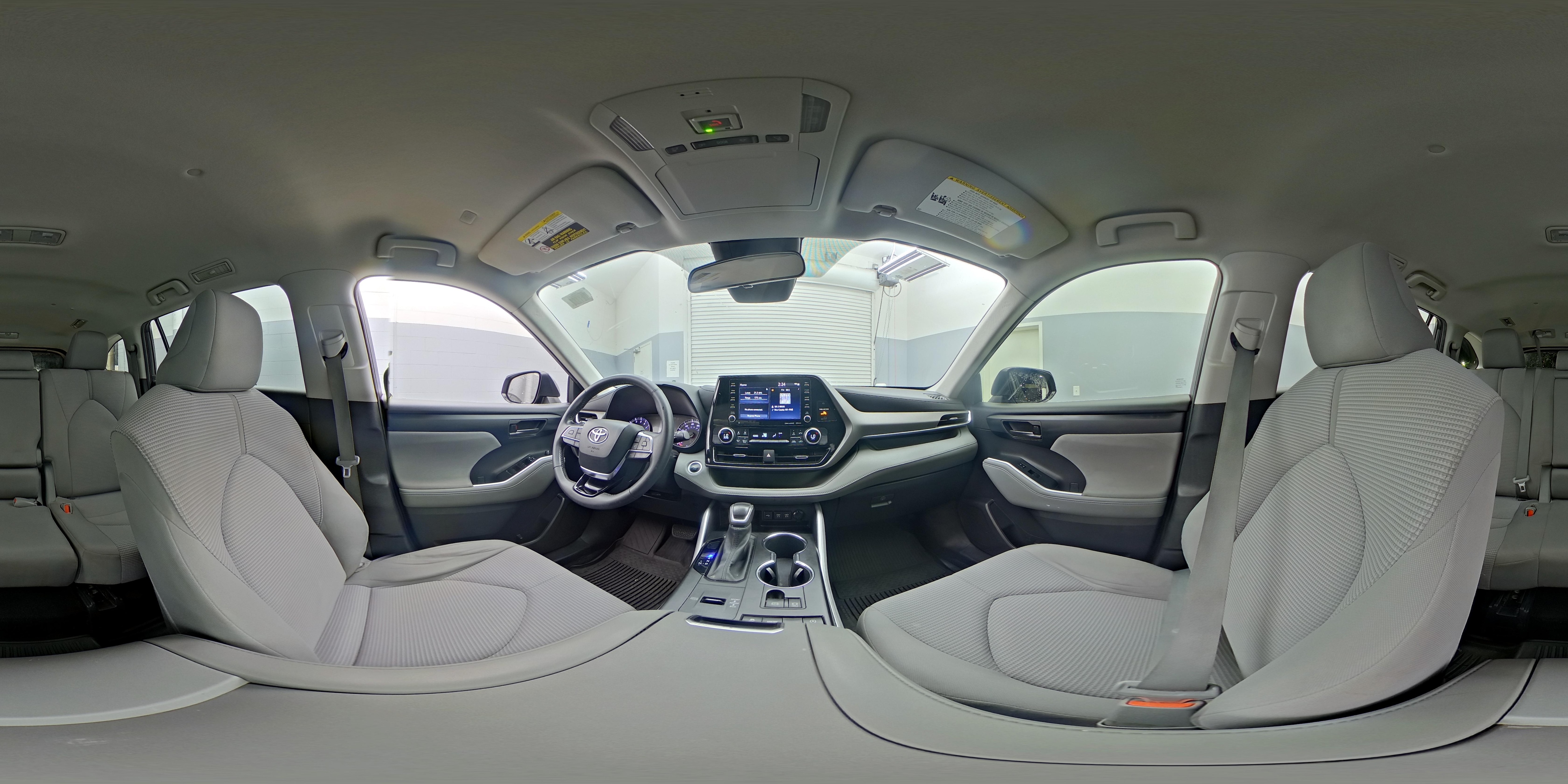 2021 Toyota Highlander LE - Photo 24