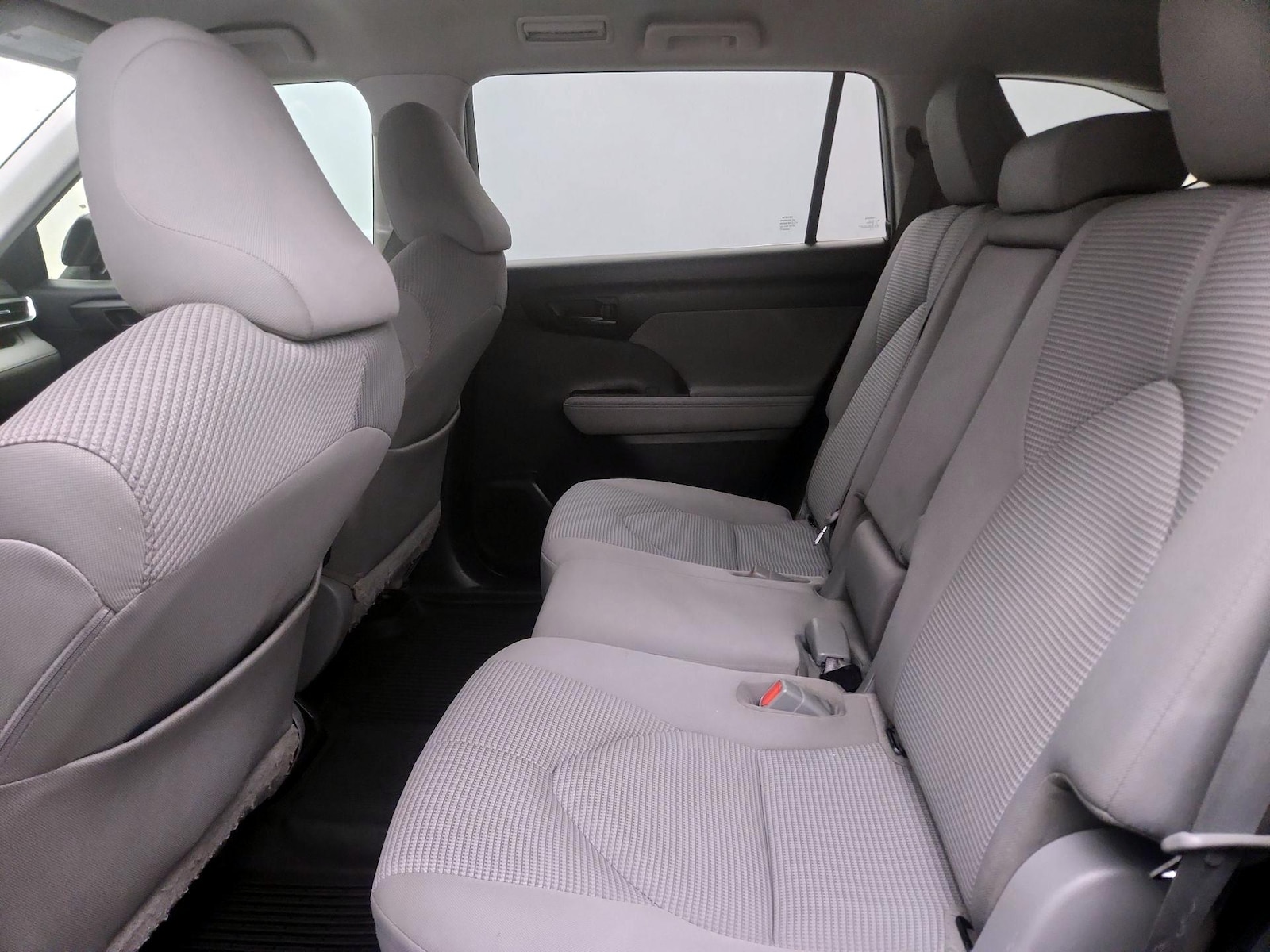 2021 Toyota Highlander LE - Photo 20