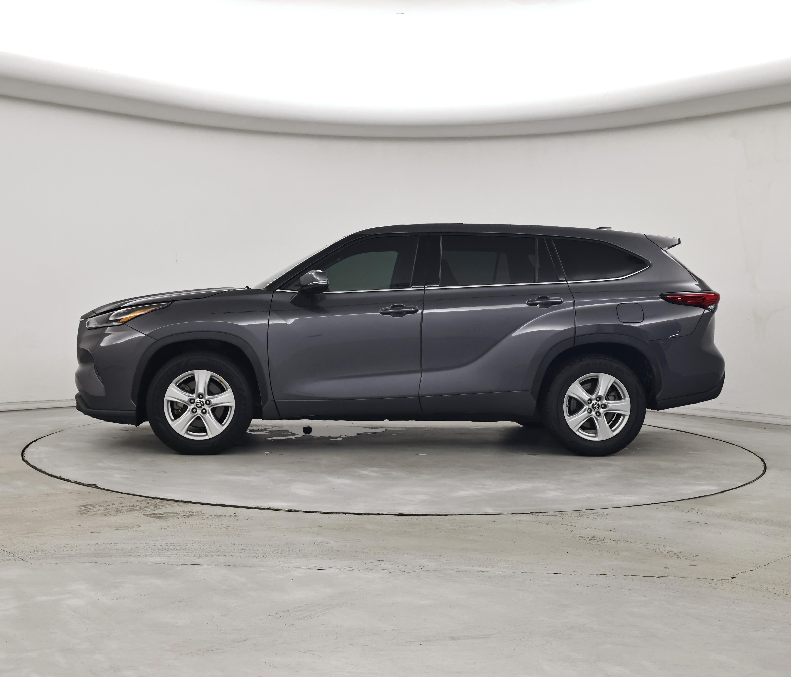 Thumbnail: 2021 Toyota Highlander - 3