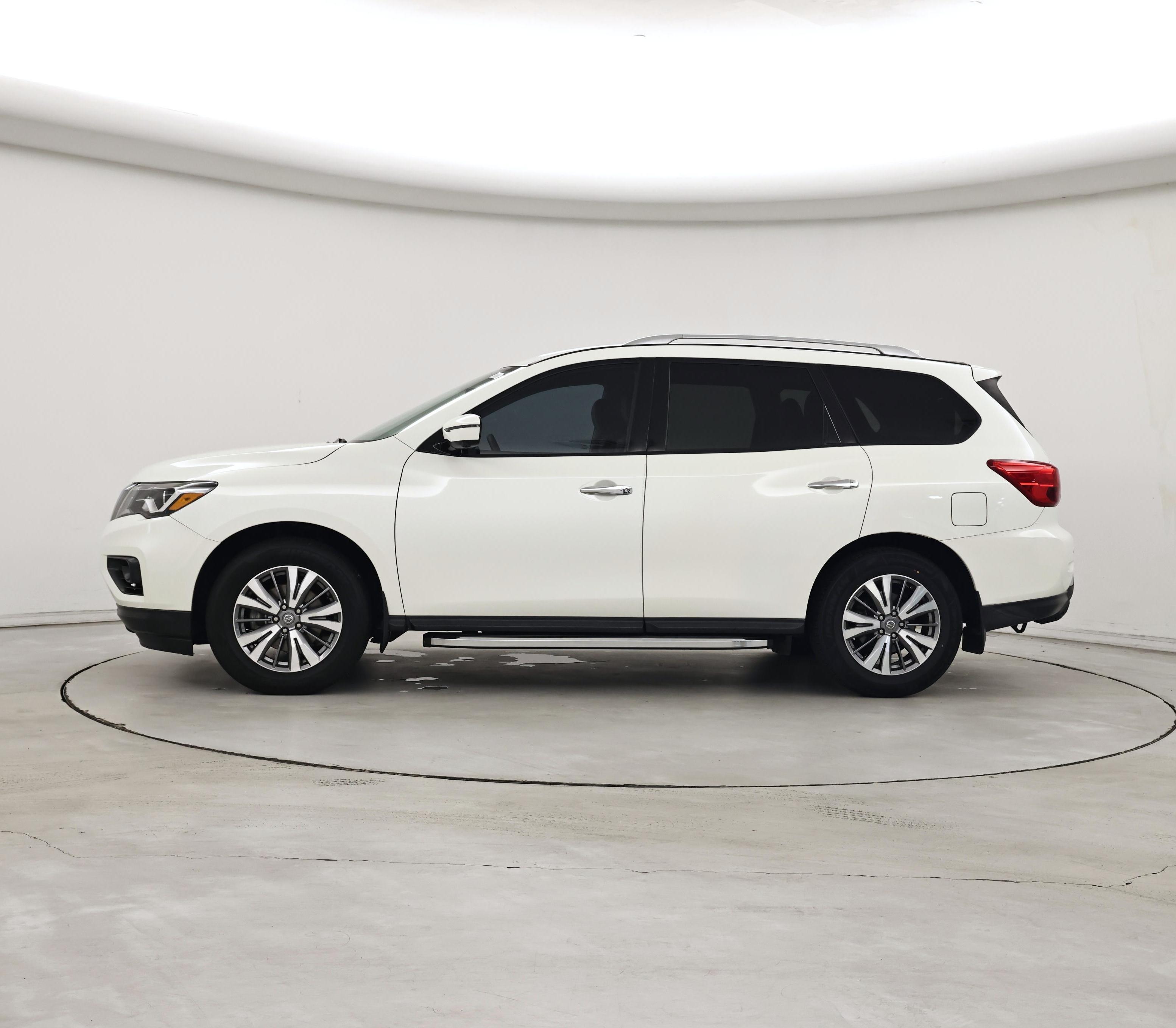 Thumbnail: 2019 Nissan Pathfinder - 3