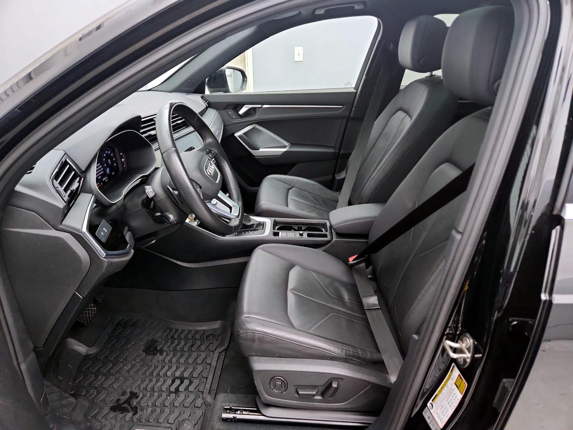 Thumbnail: 2023 Audi Q3 - 11