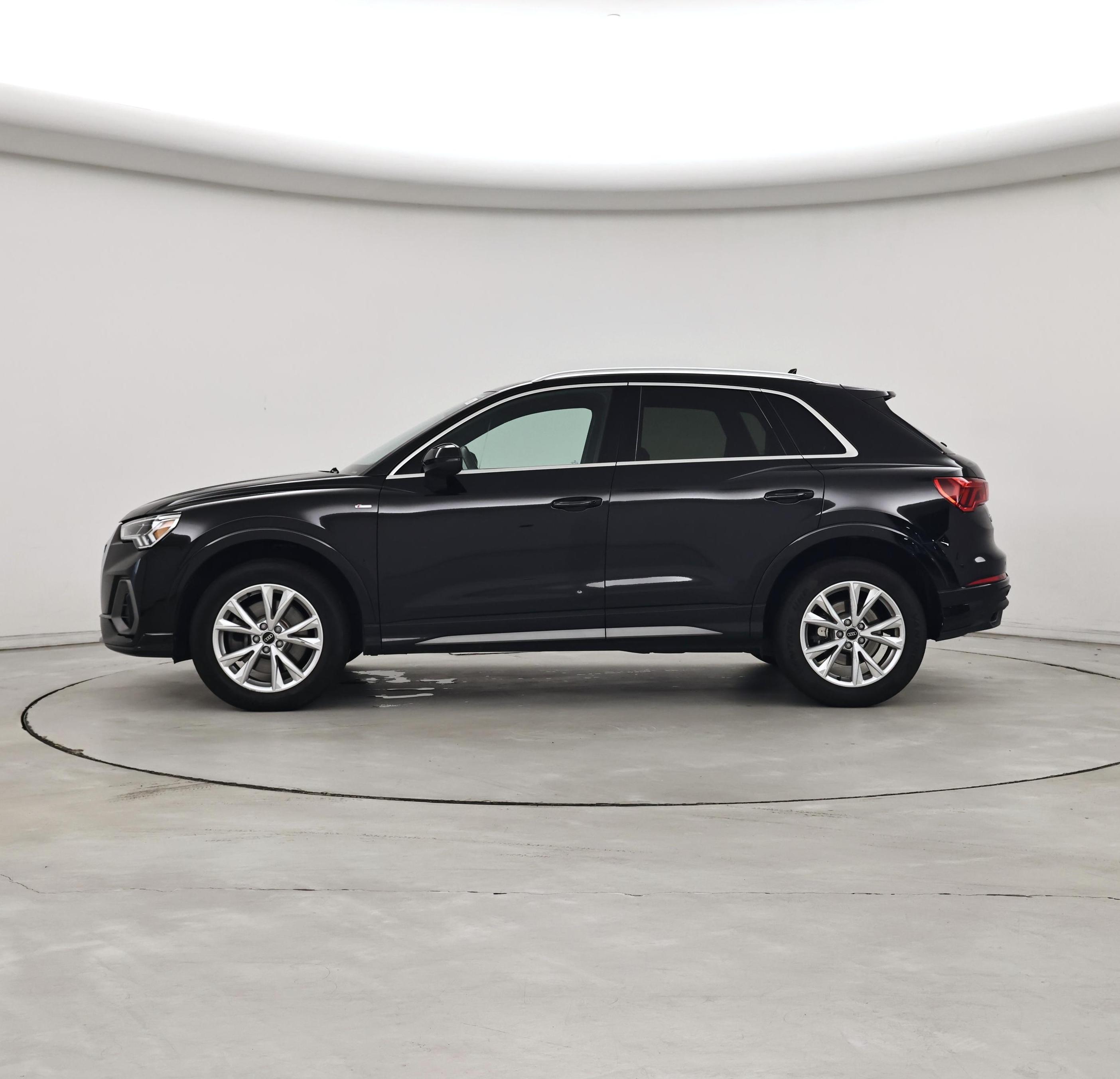 Thumbnail: 2023 Audi Q3 - 3