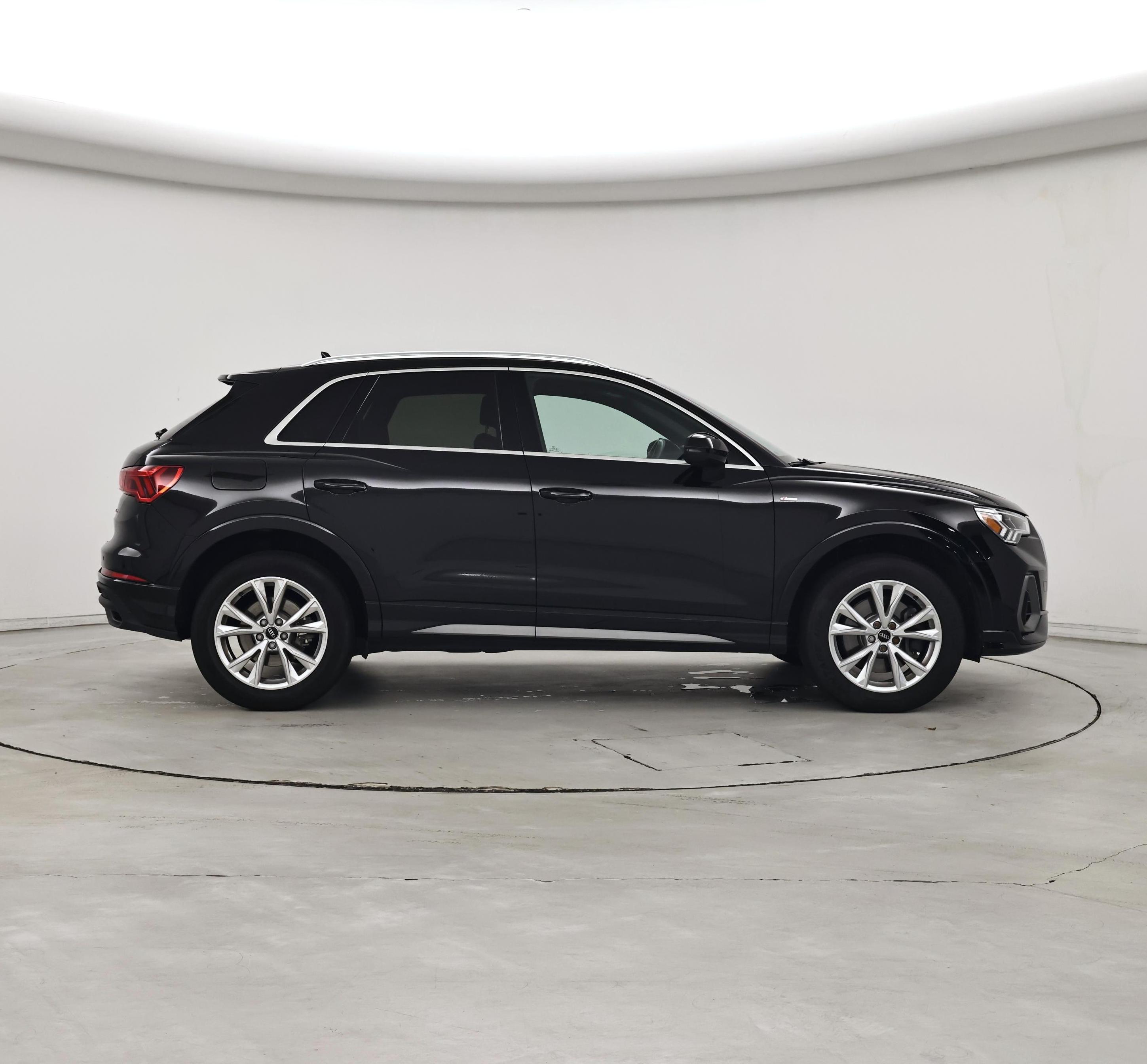Thumbnail: 2023 Audi Q3 - 7