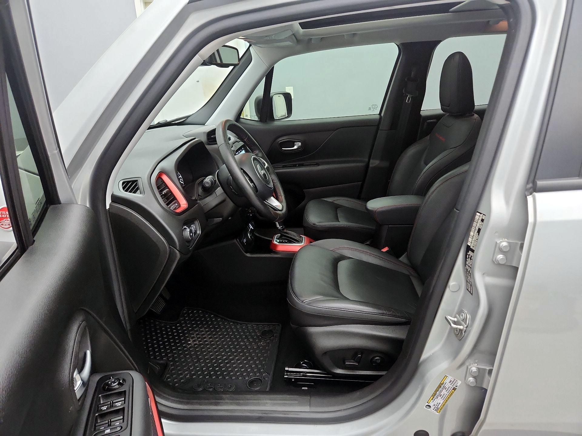 Thumbnail: 2021 Jeep Renegade - 11