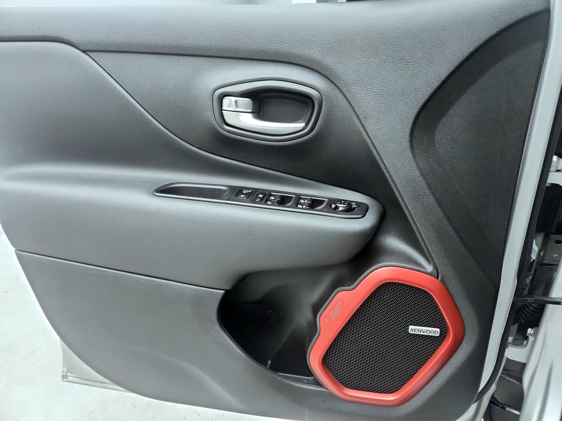 Thumbnail: 2021 Jeep Renegade - 12