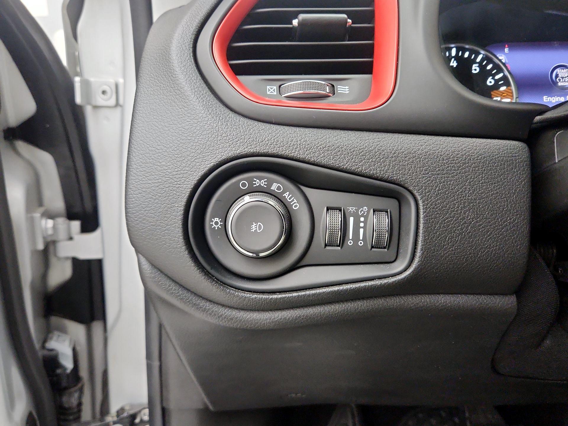 Thumbnail: 2021 Jeep Renegade - 13