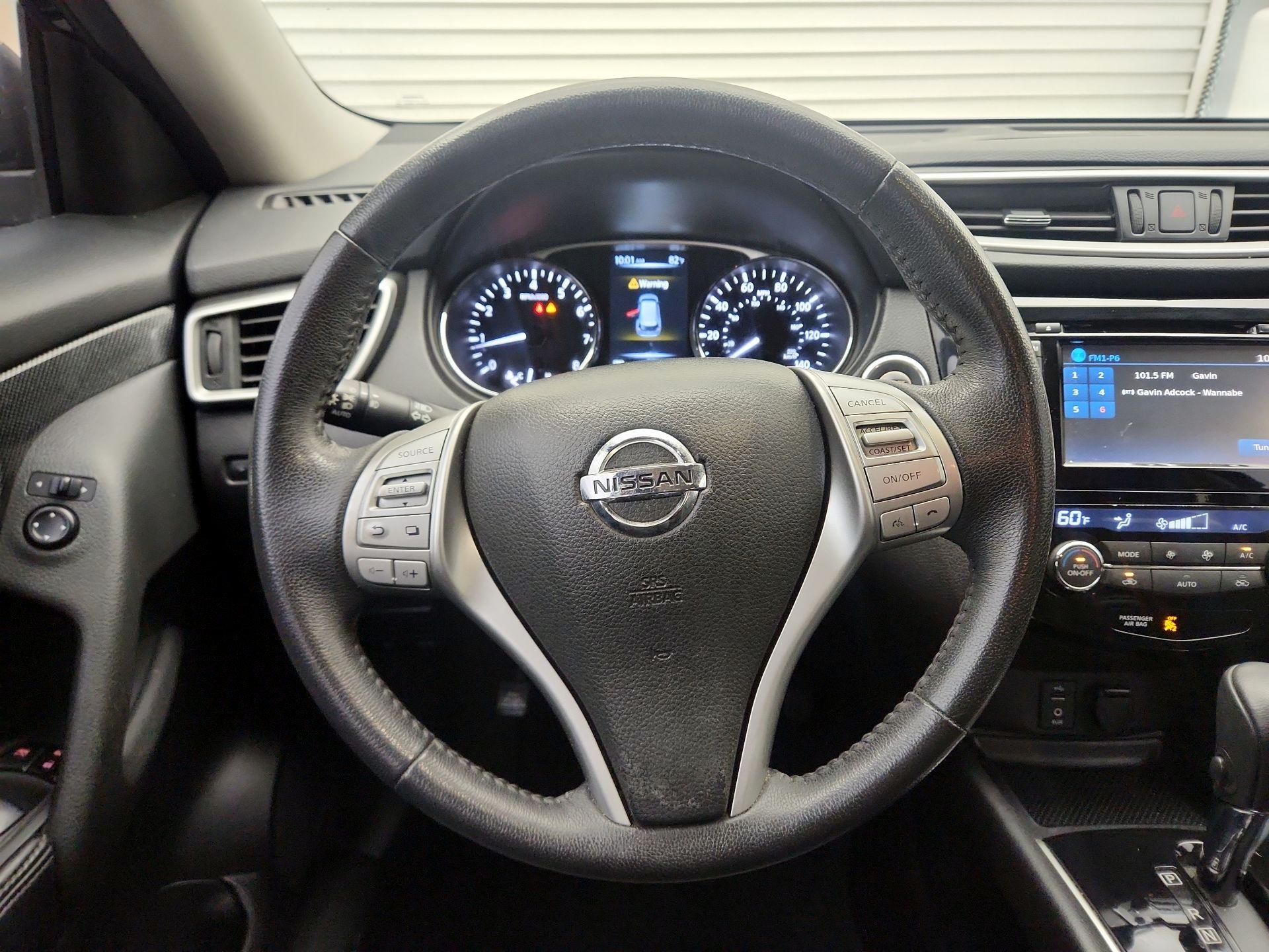 Thumbnail: 2016 Nissan Rogue - 10