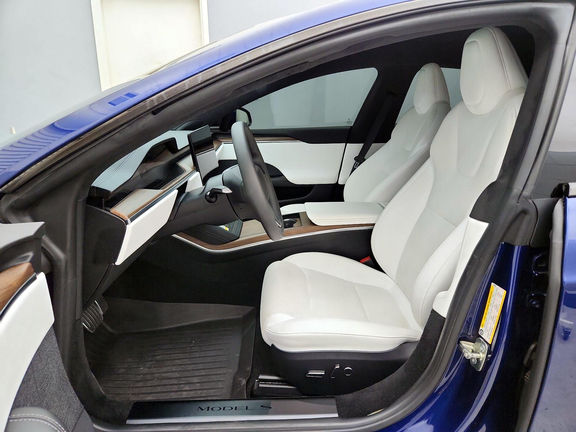 Thumbnail: 2022 Tesla Model S - 11