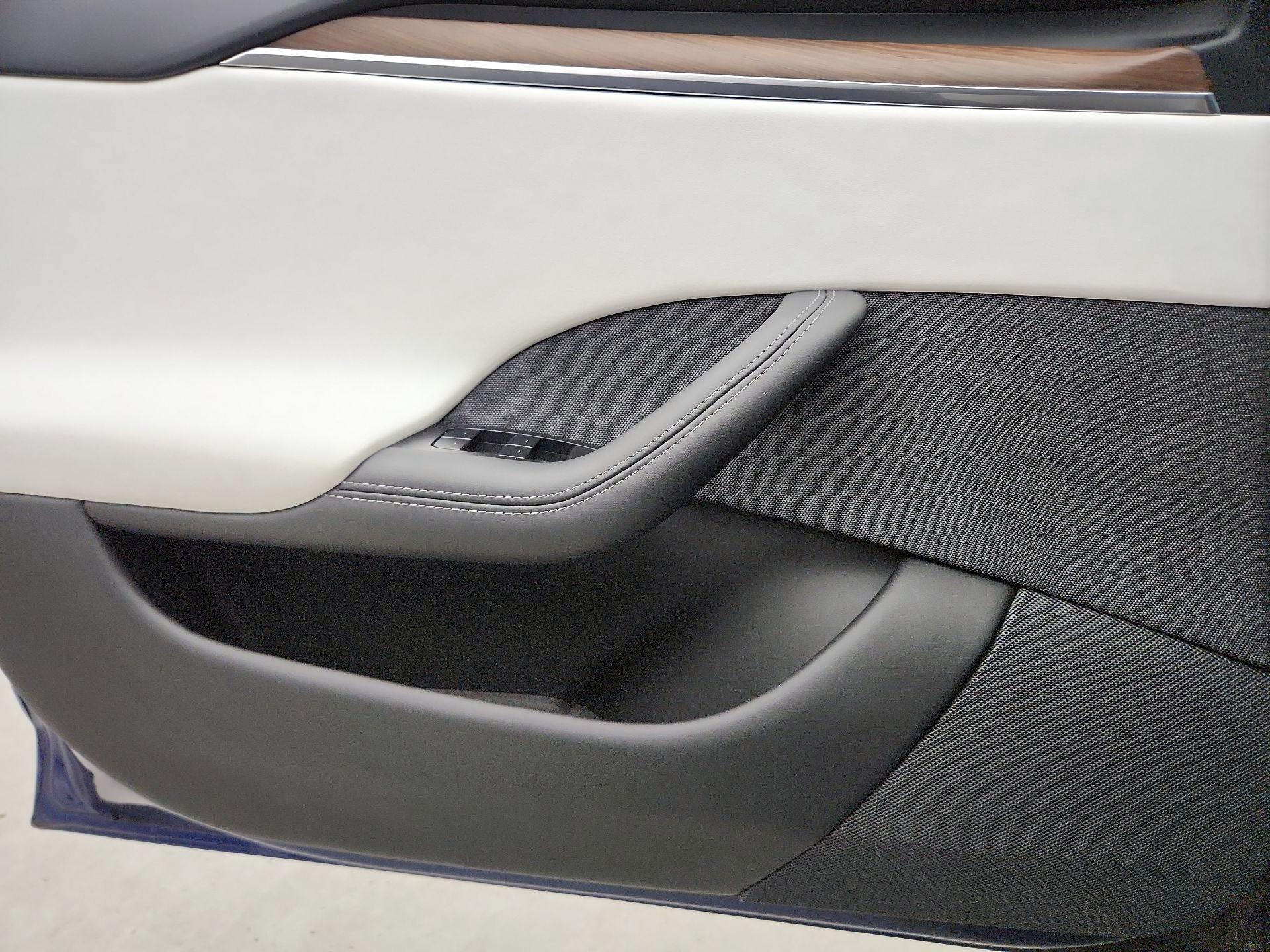 Thumbnail: 2022 Tesla Model S - 12
