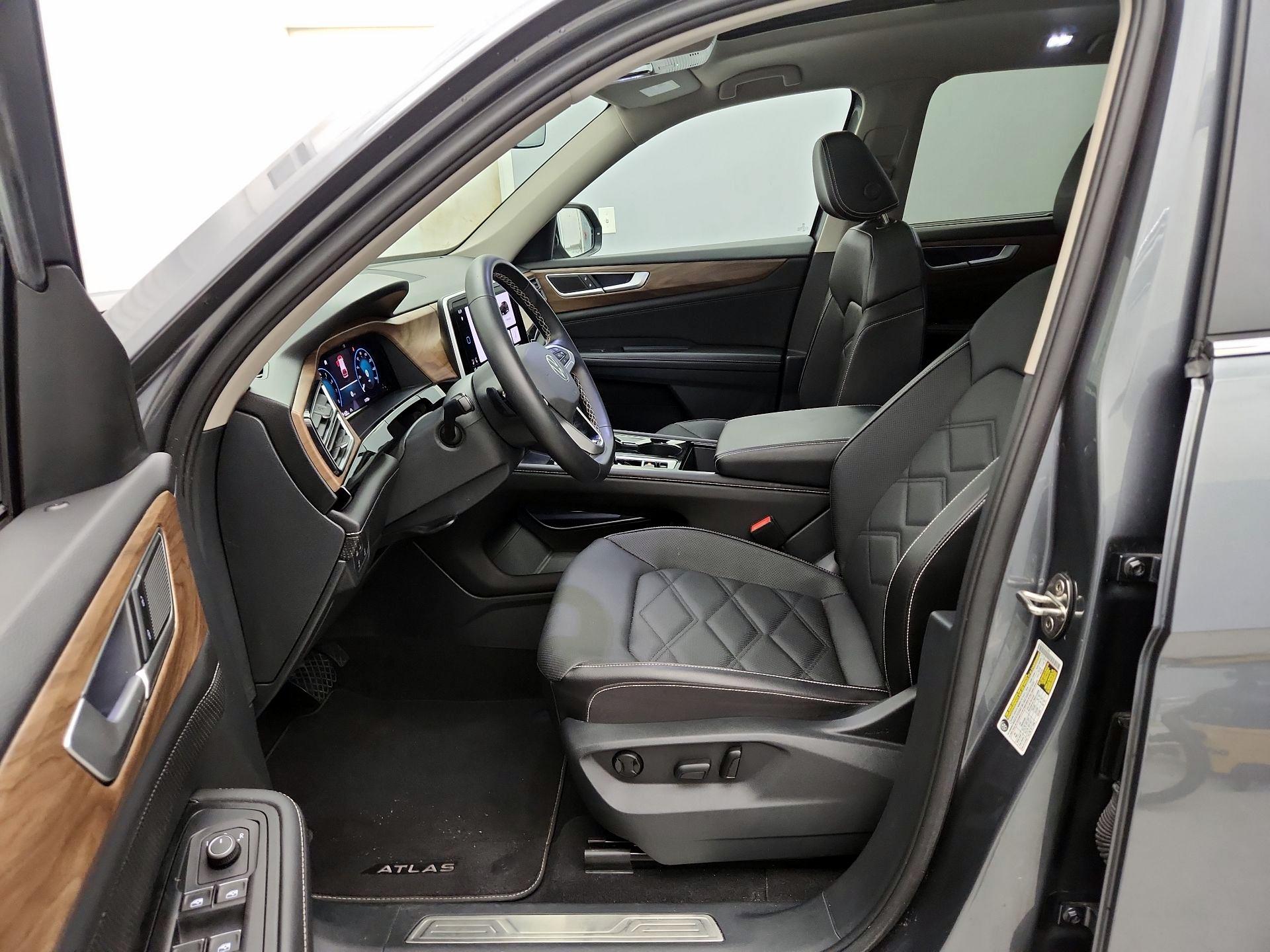 Thumbnail: 2024 Volkswagen Atlas - 11