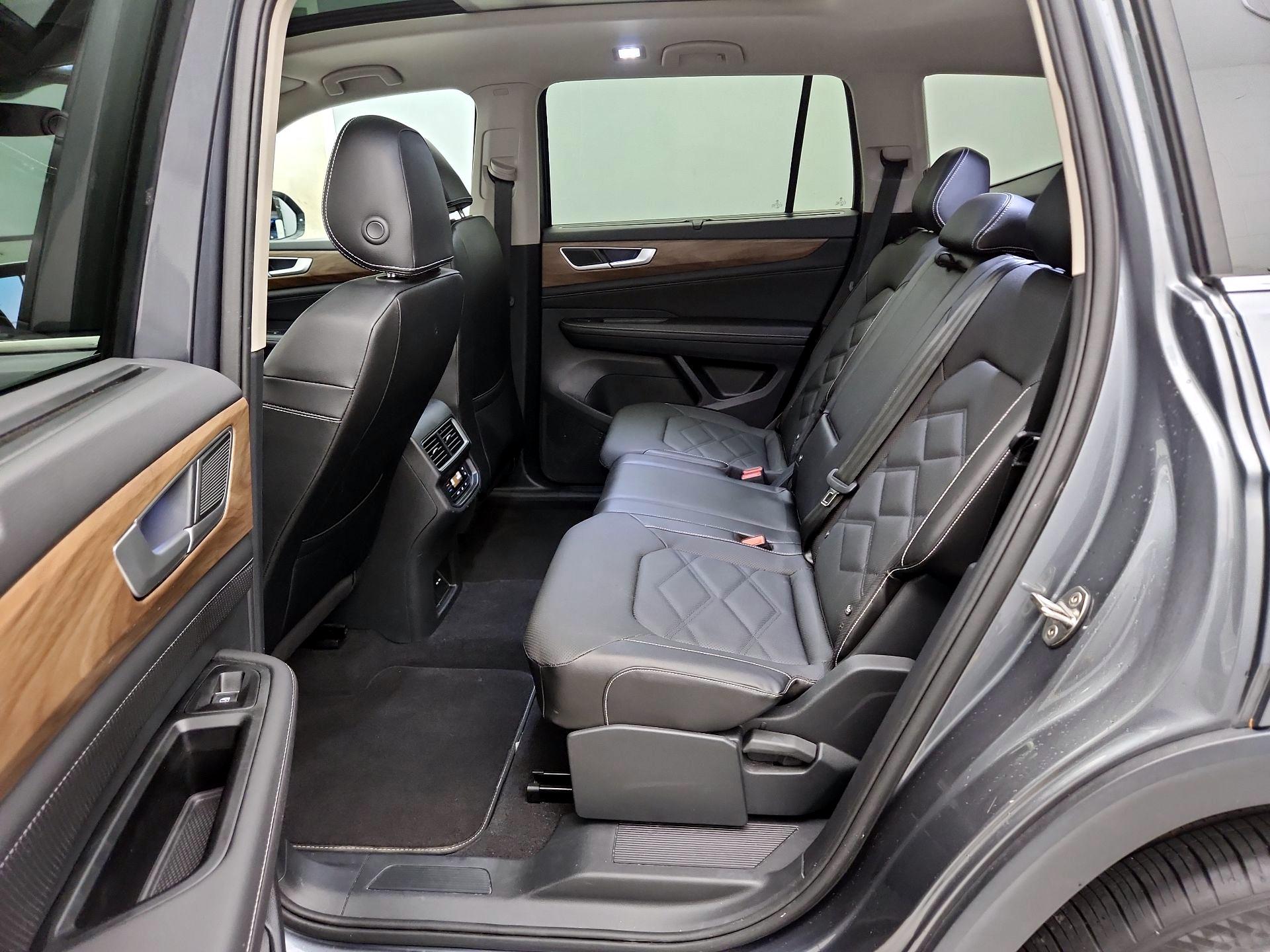 Thumbnail: 2024 Volkswagen Atlas - 20