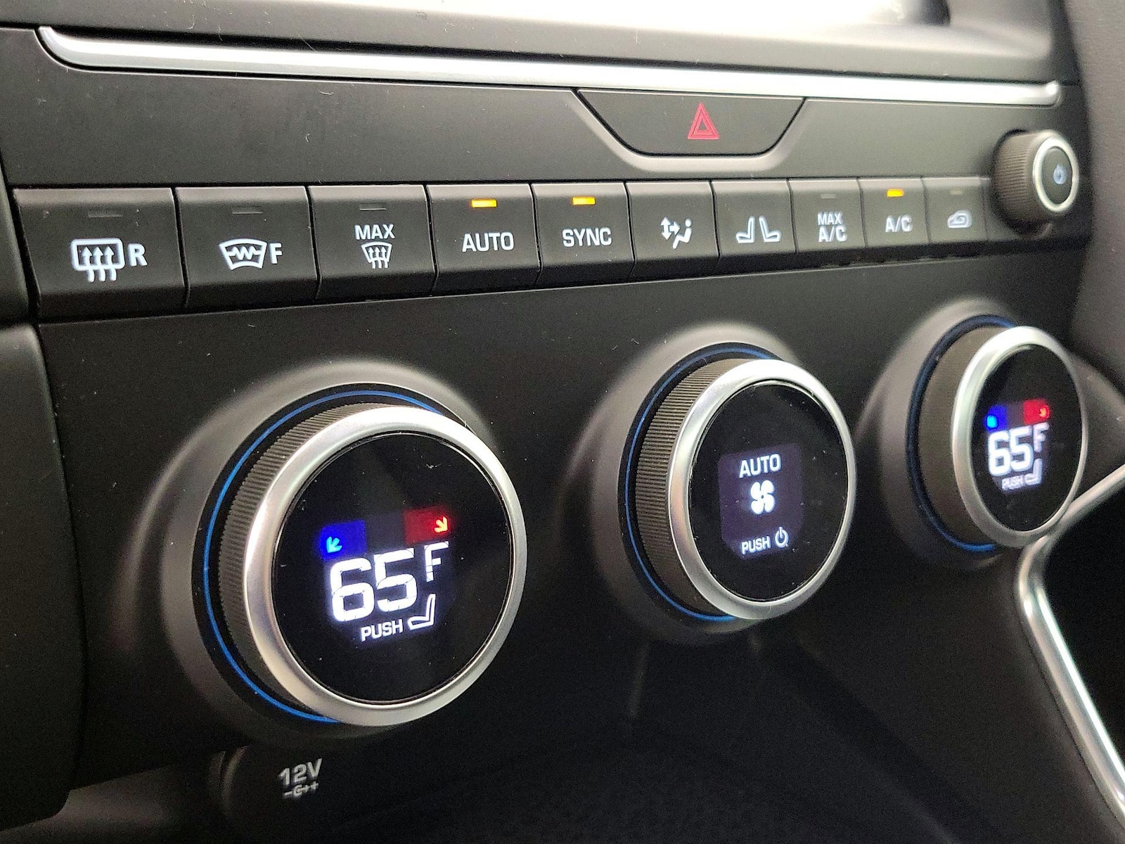 2018 Jaguar E-Pace S - Photo 18