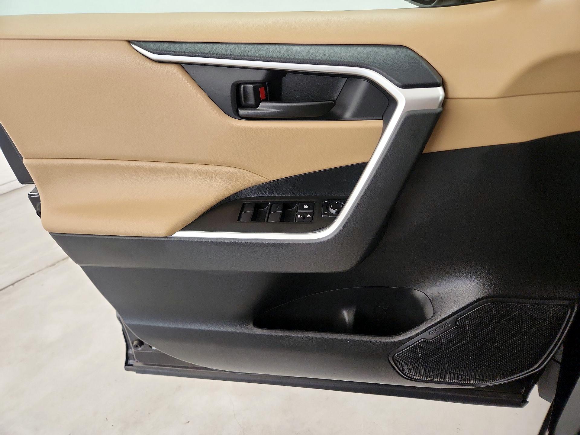 Thumbnail: 2025 Toyota RAV4 - 12