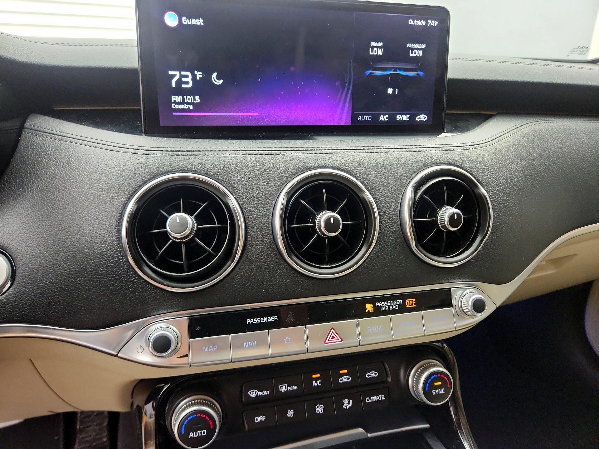 Thumbnail: 2022 Kia Stinger - 17