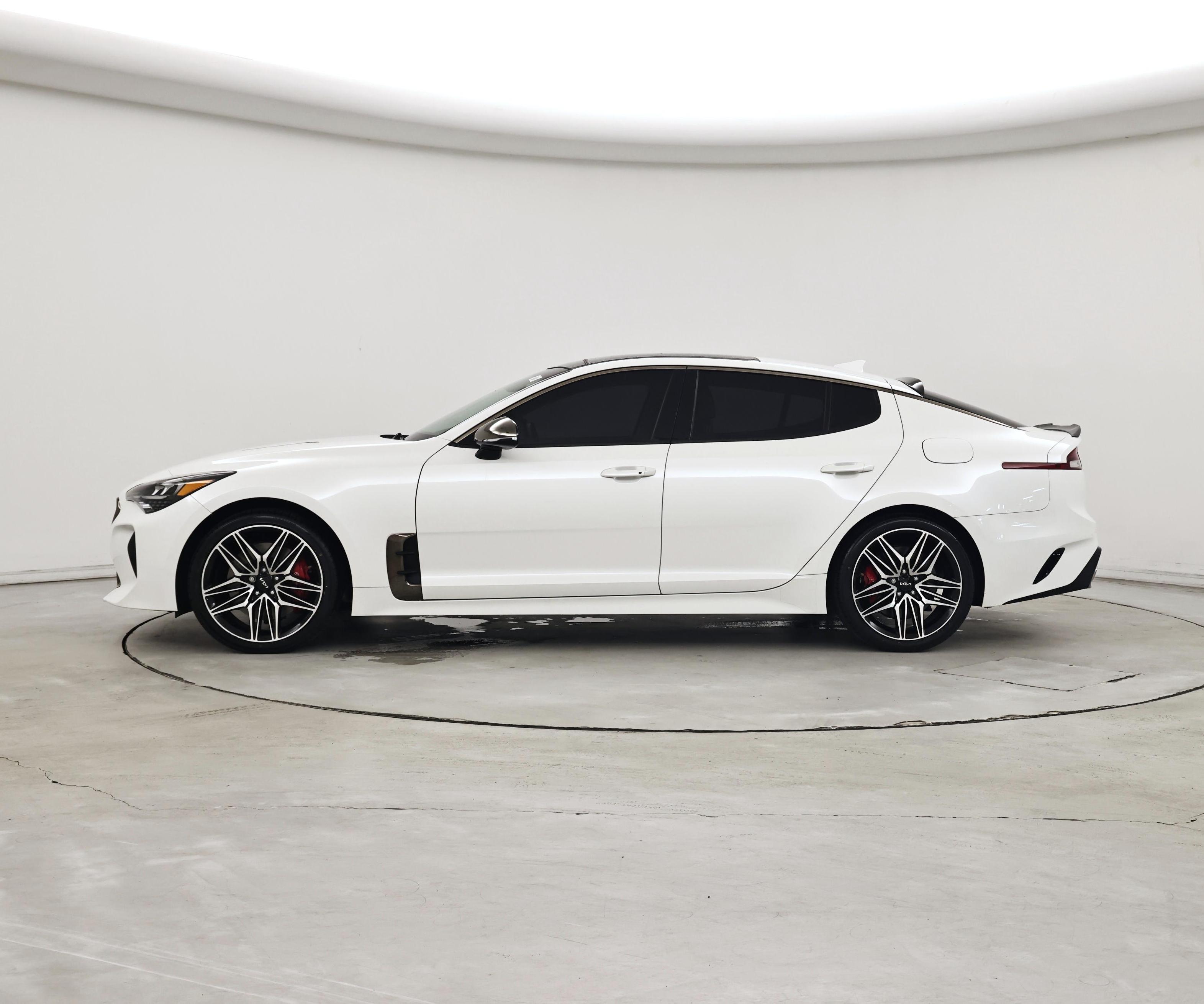Thumbnail: 2022 Kia Stinger - 3