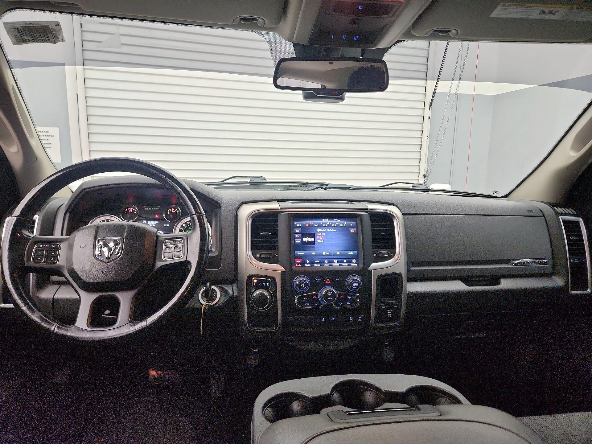 Thumbnail: 2019 RAM 1500 Classic - 9