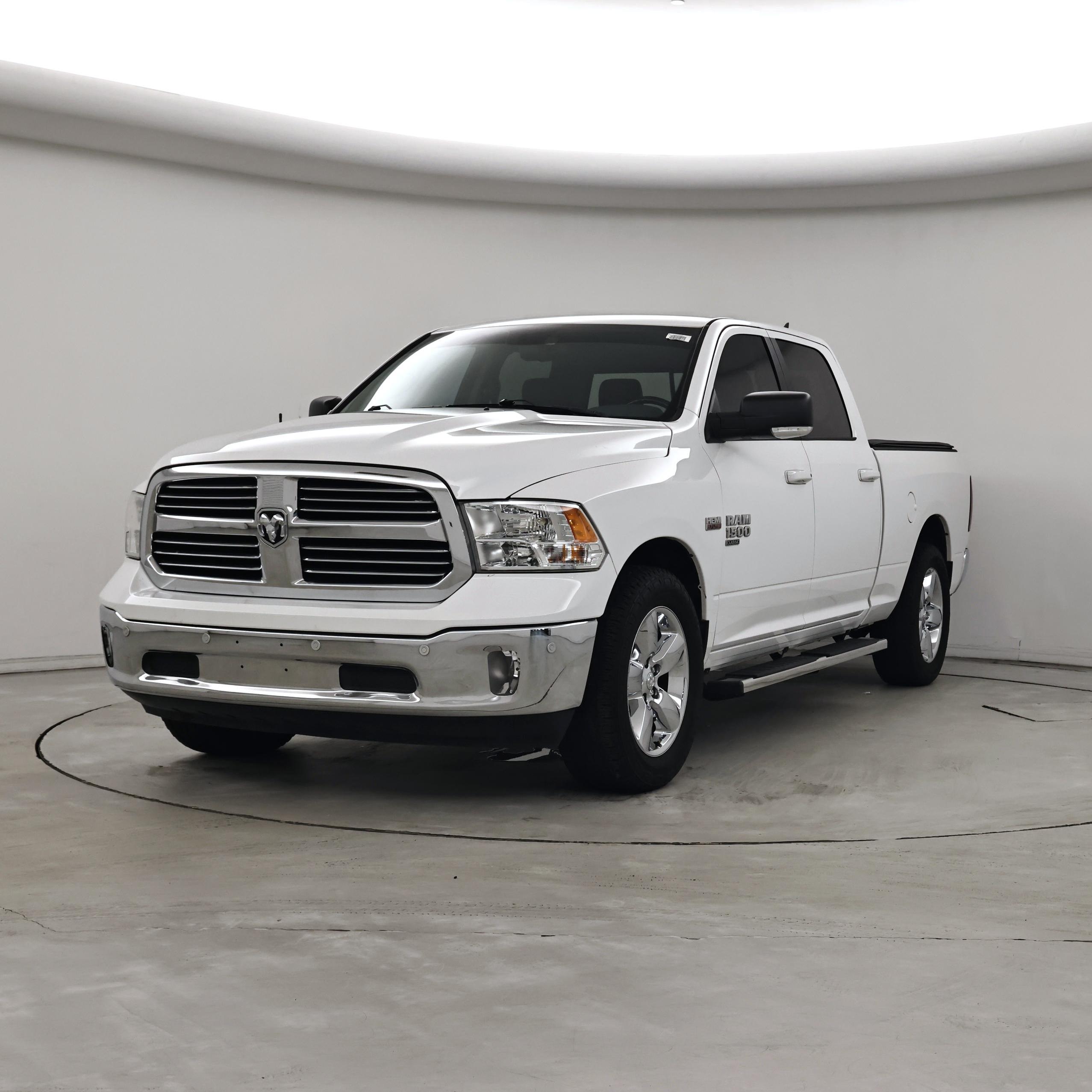 Thumbnail: 2019 RAM 1500 Classic - 4