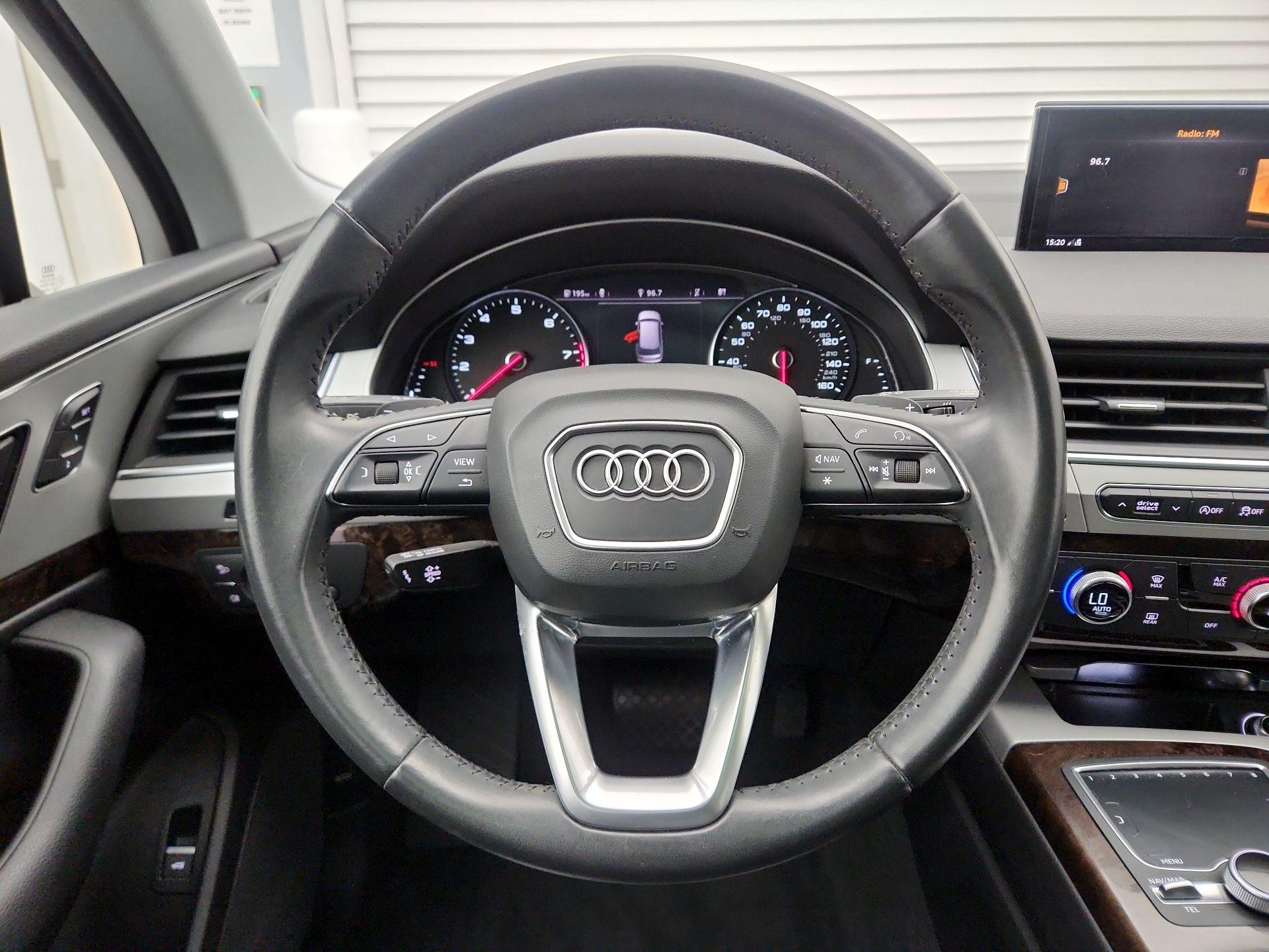 Thumbnail: 2019 Audi Q7 - 10