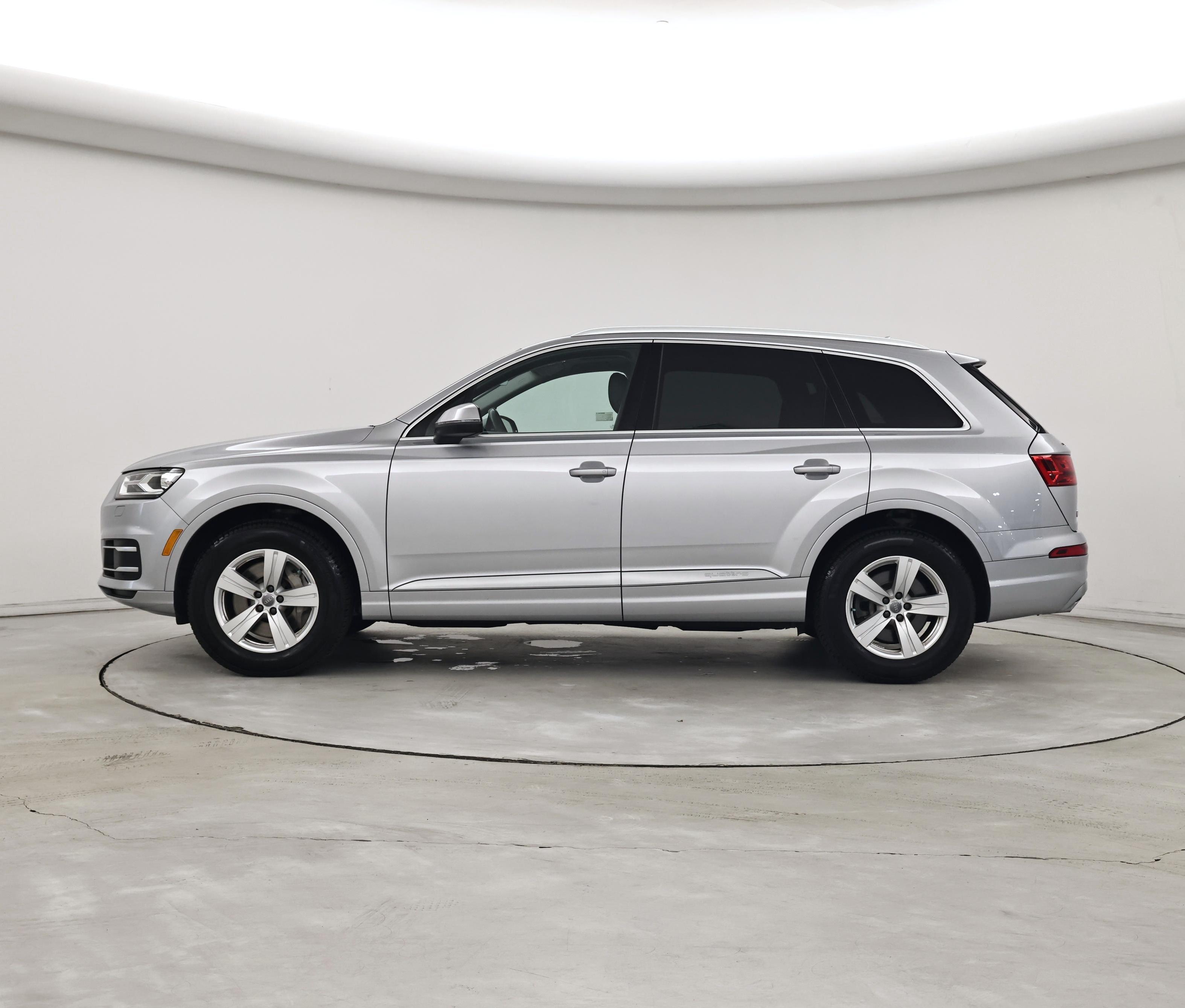 Thumbnail: 2019 Audi Q7 - 3