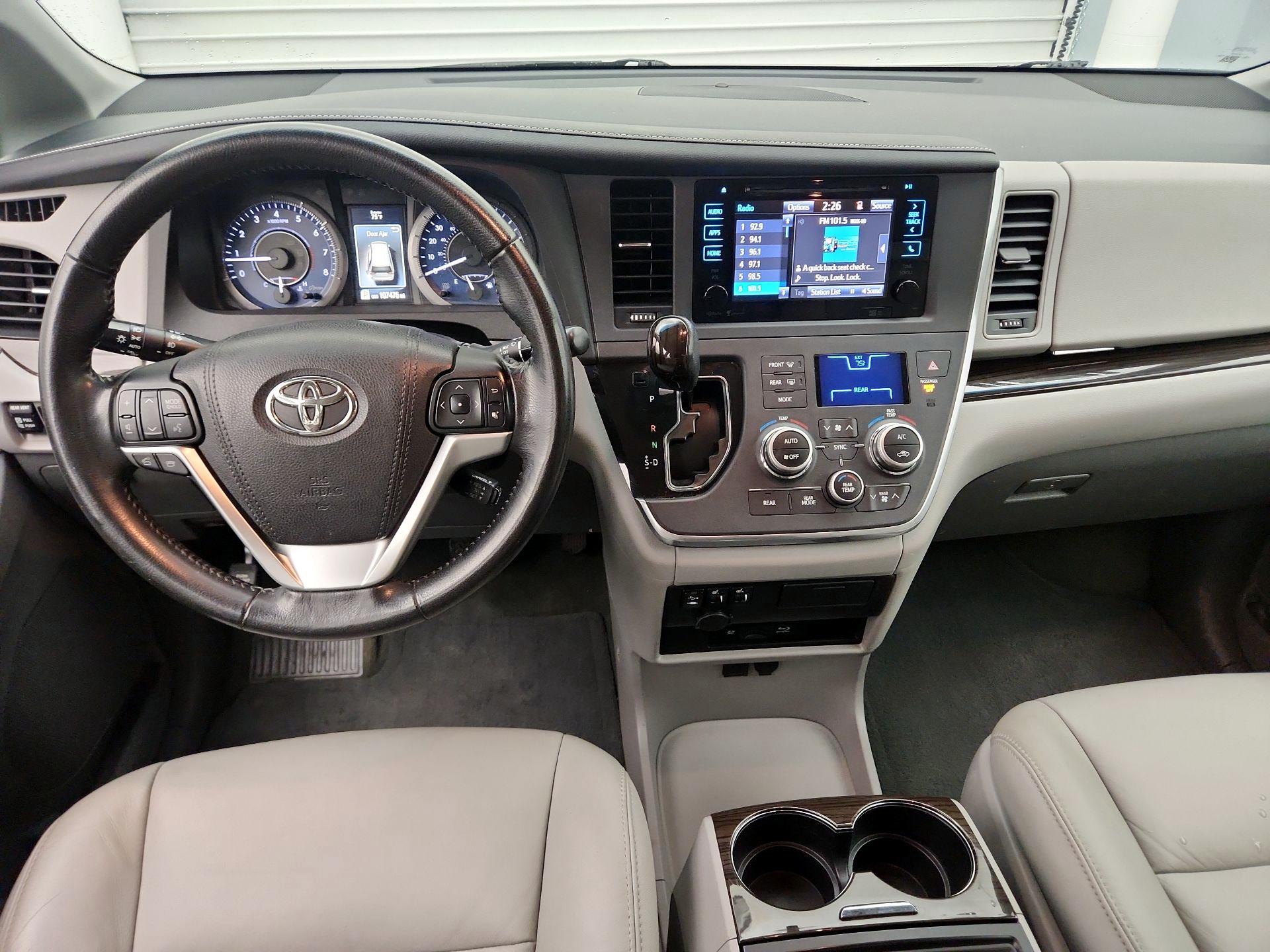Thumbnail: 2015 Toyota Sienna - 9