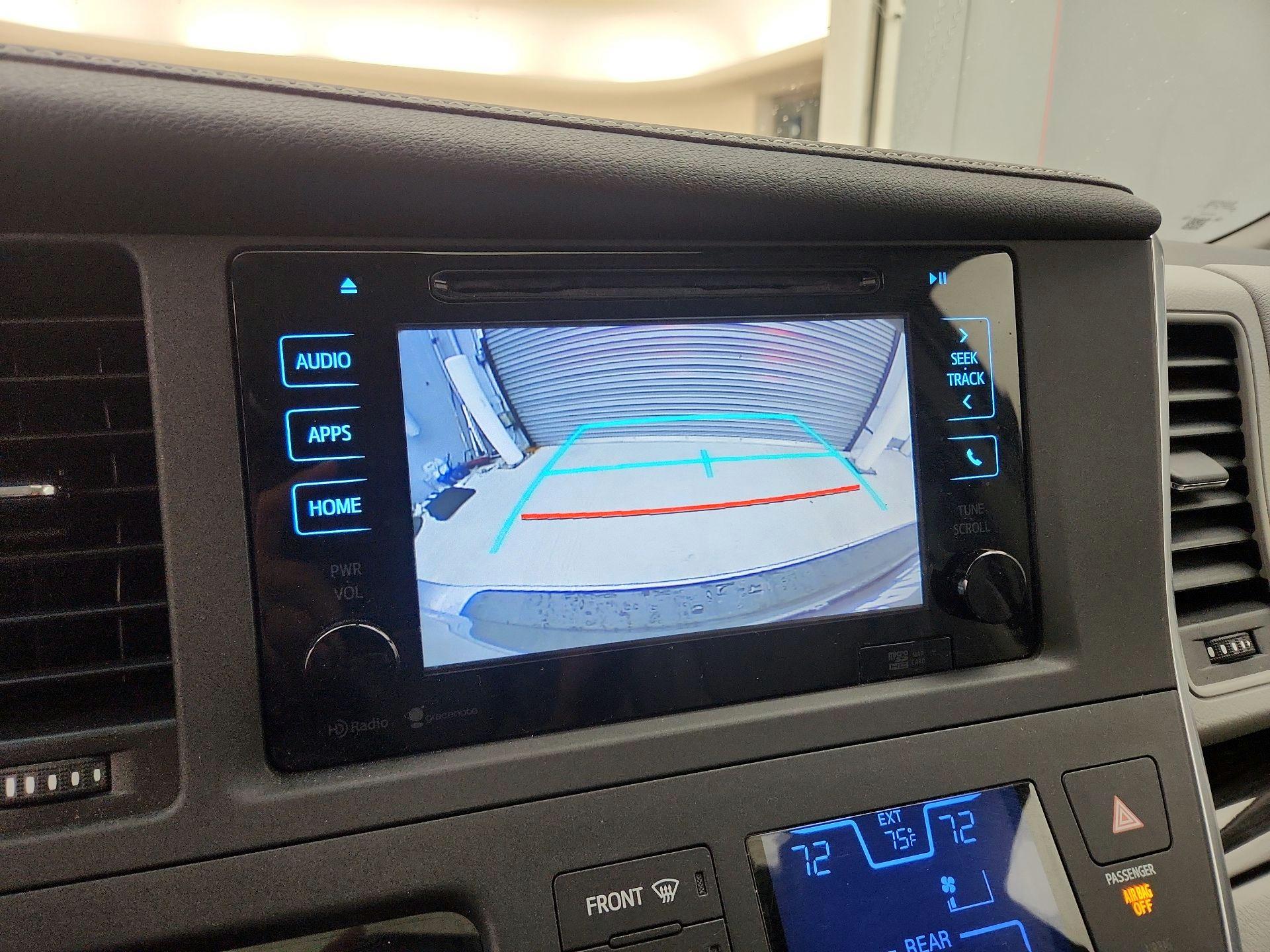 Thumbnail: 2015 Toyota Sienna - 14