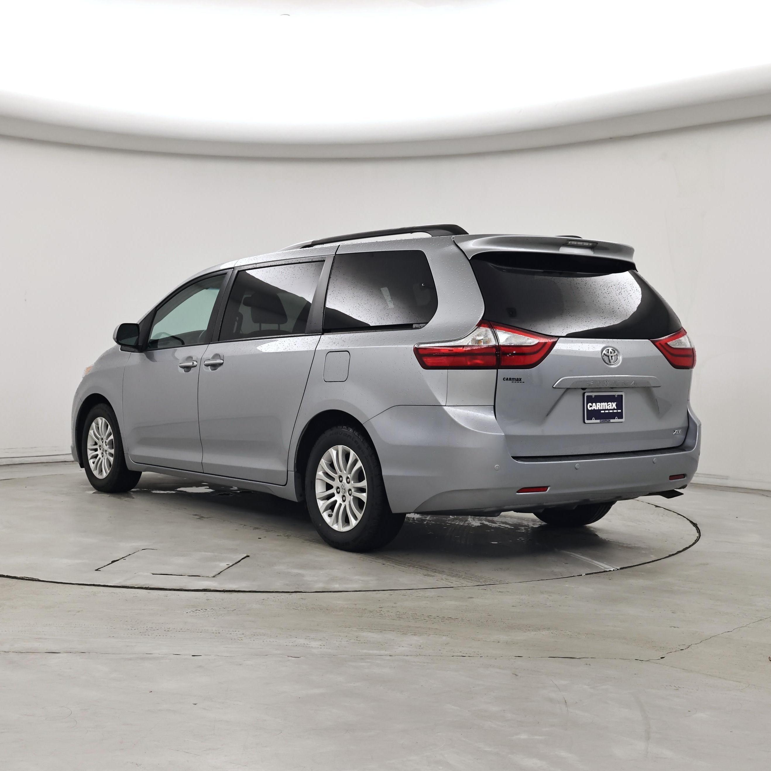 Thumbnail: 2015 Toyota Sienna - 2
