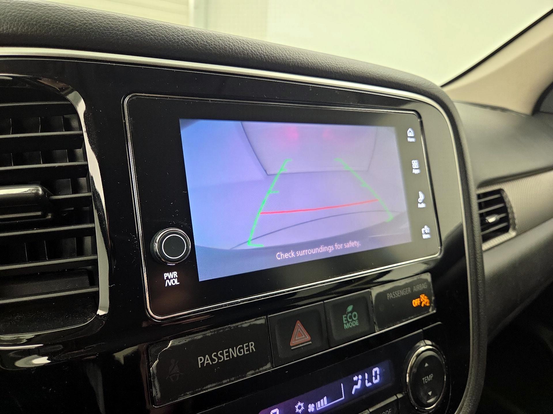 Thumbnail: 2018 Mitsubishi Outlander - 14