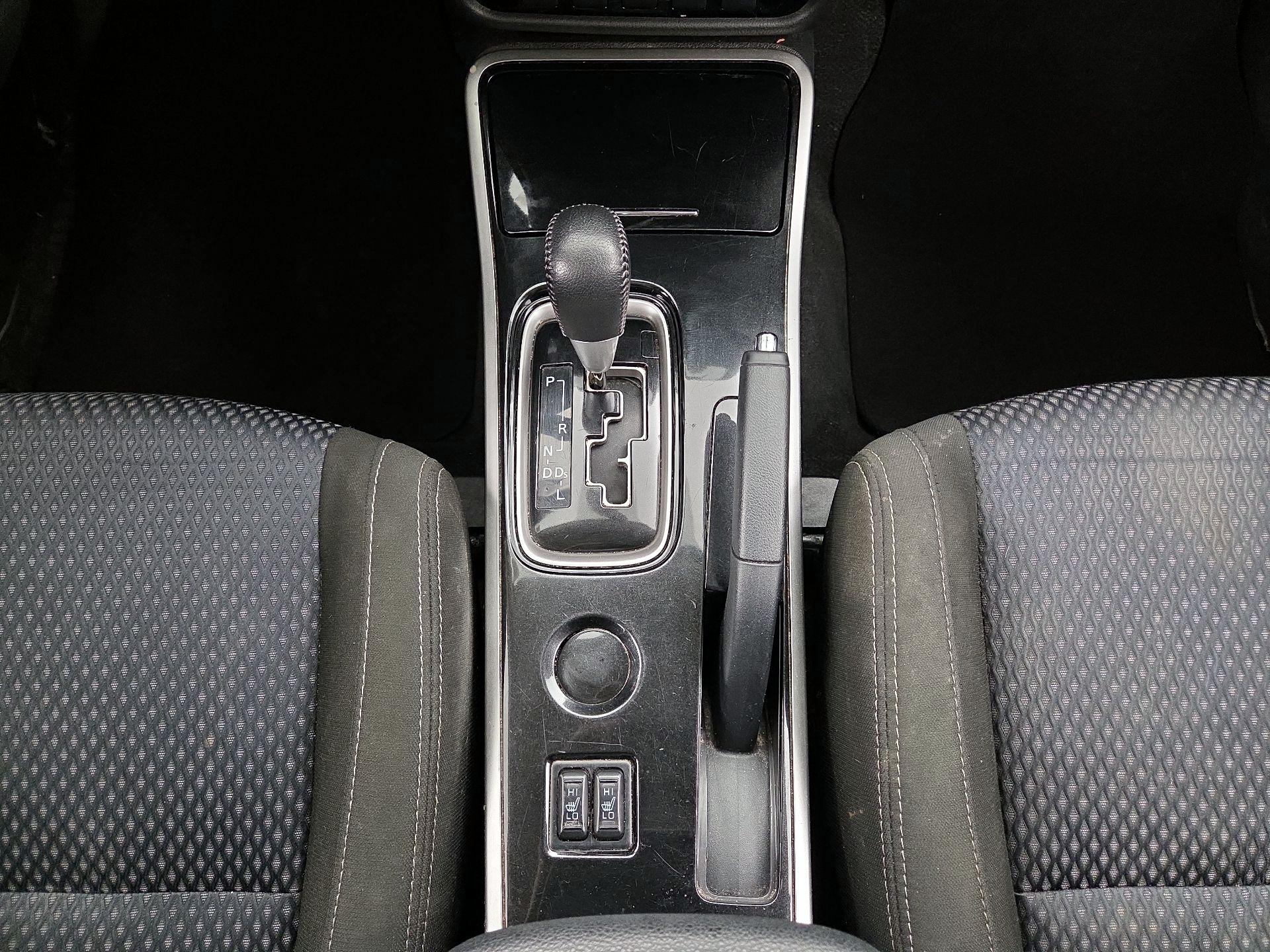 Thumbnail: 2018 Mitsubishi Outlander - 17