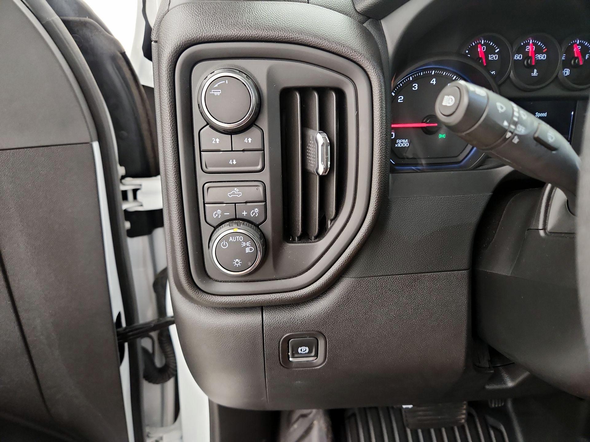 Thumbnail: 2024 Chevrolet Silverado 2500 - 13