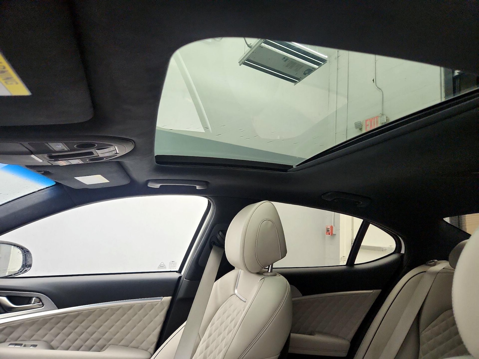 Sunroof(s) & Overhead Airbags