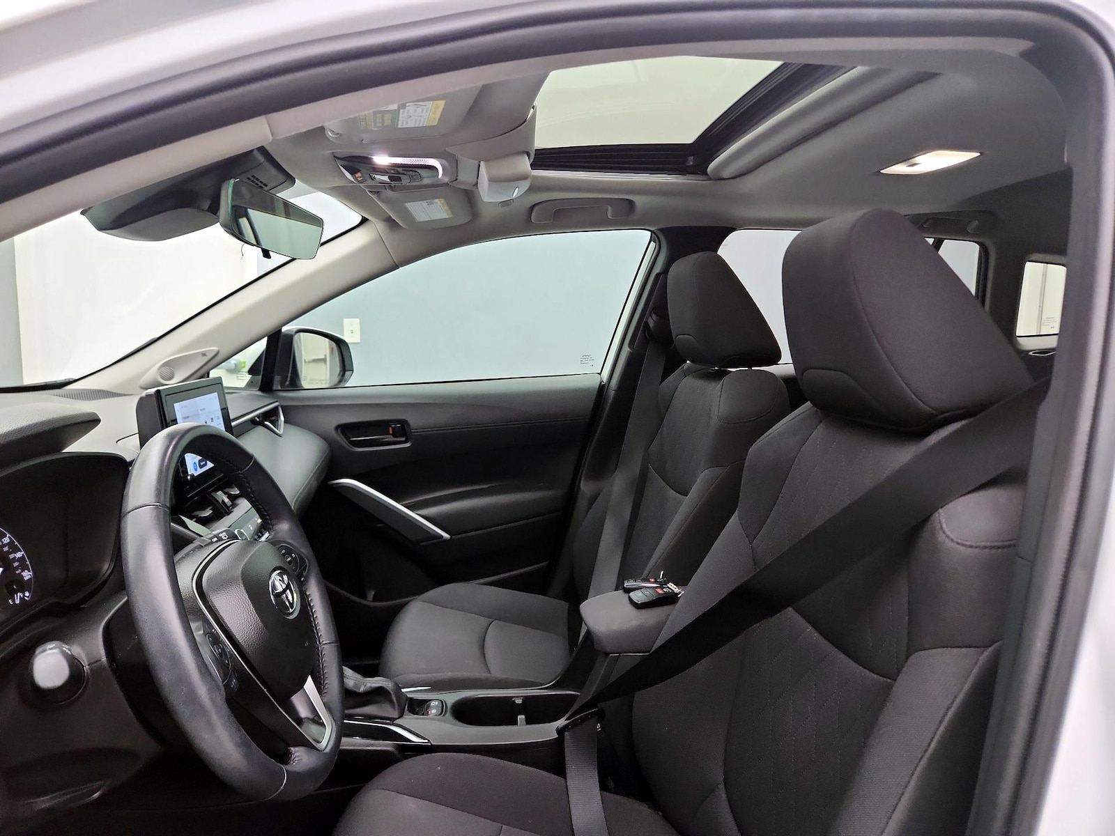 Sunroof(s) & Overhead Airbags