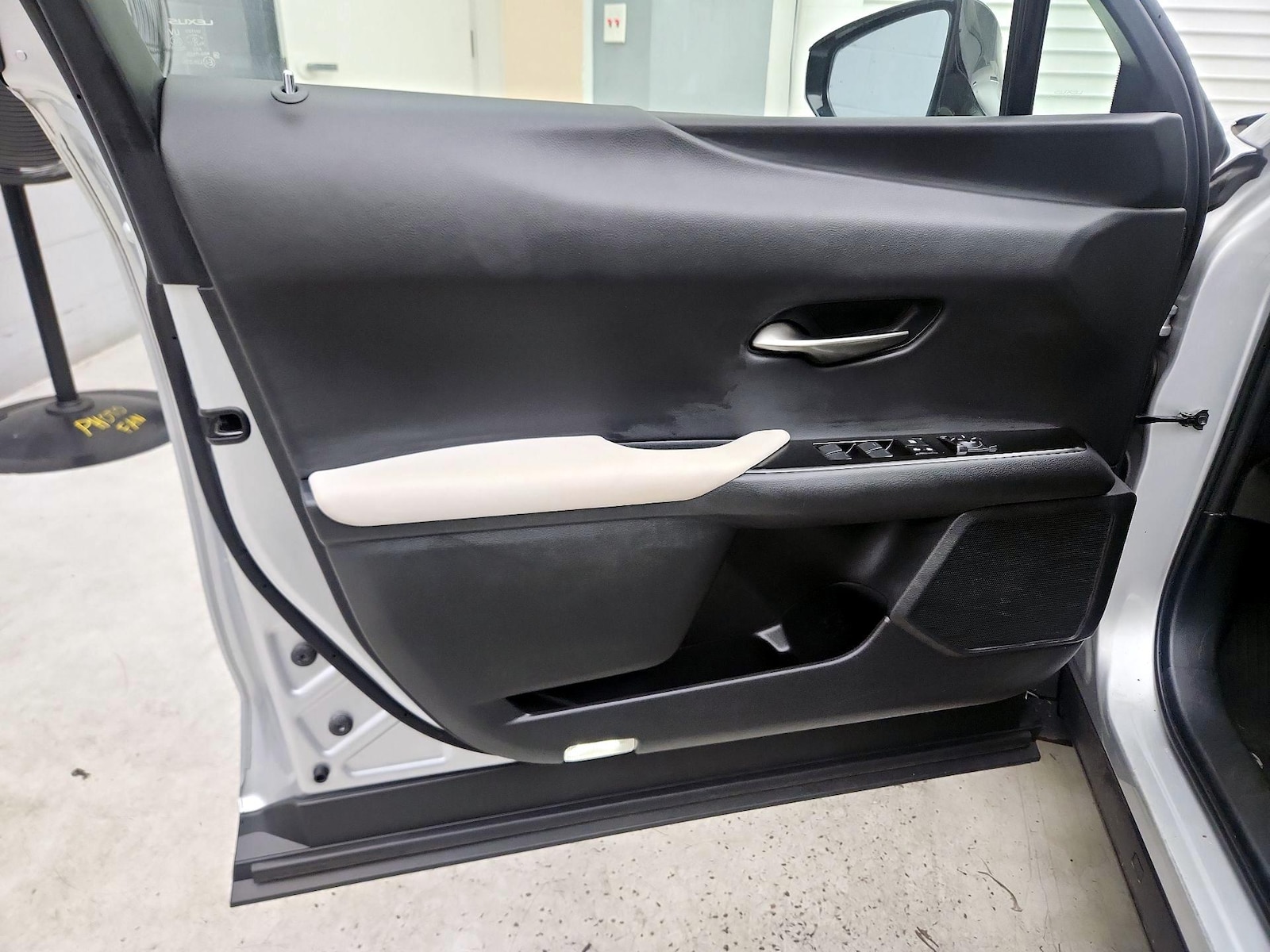 2020 Lexus UX Hybrid 250h - Photo 13