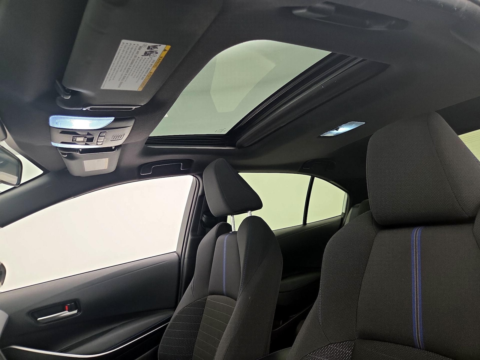 Sunroof(s) & Overhead Airbags