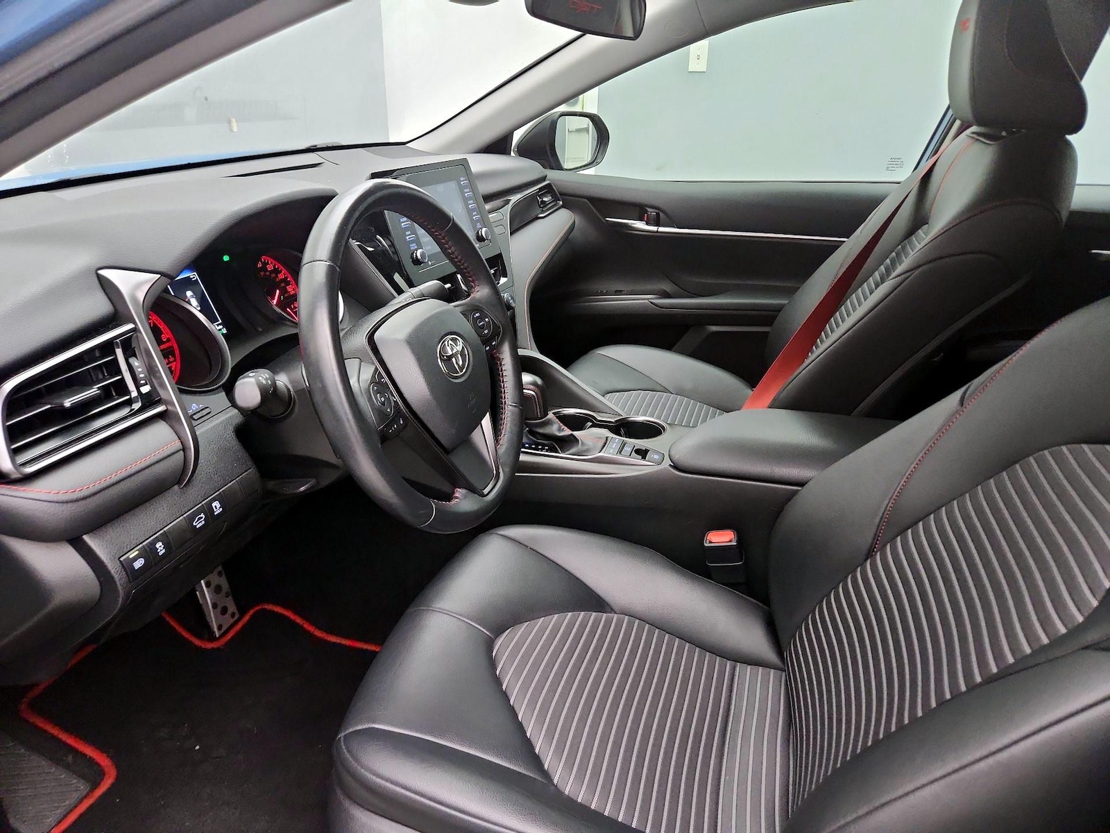 Power Seat(s) & Side Airbags