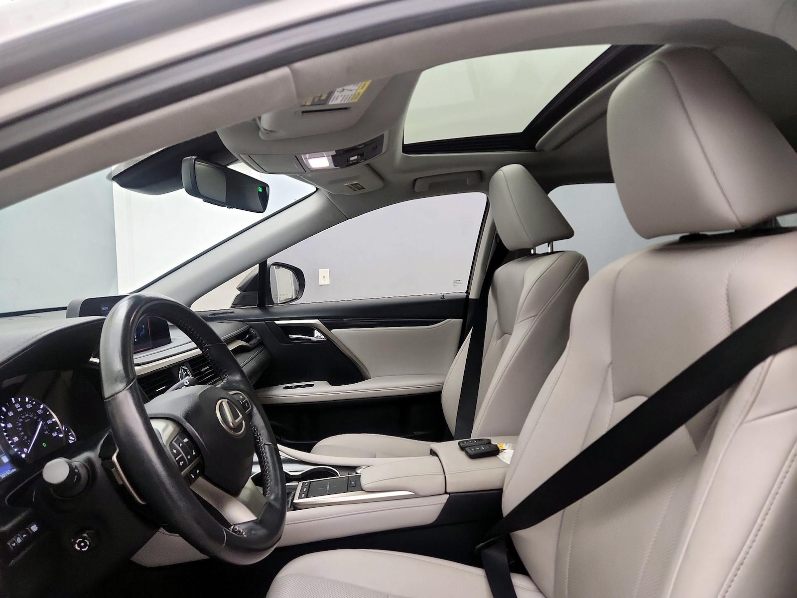 Sunroof(s) & Overhead Airbags