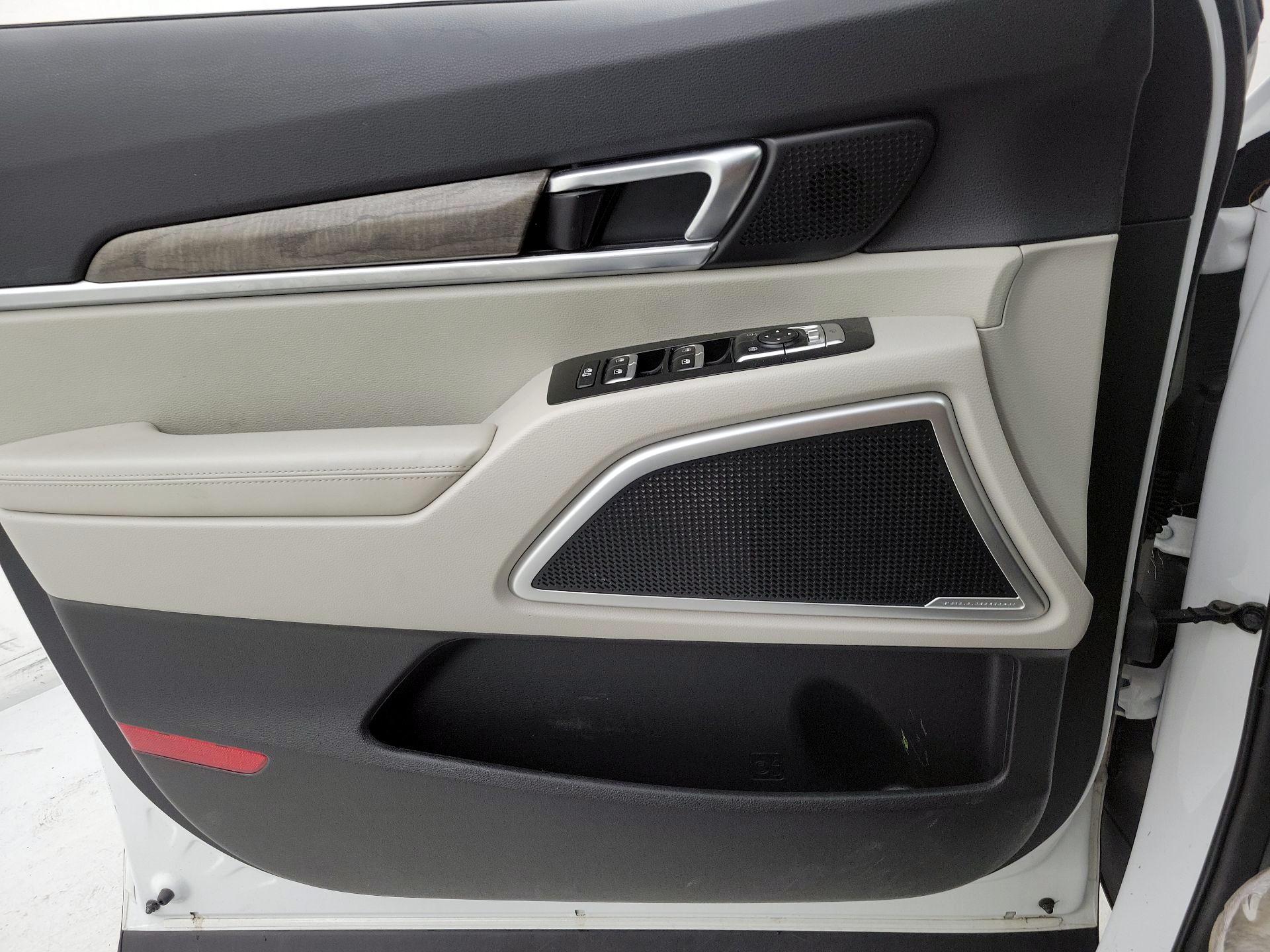 Thumbnail: 2020 Kia Telluride - 12