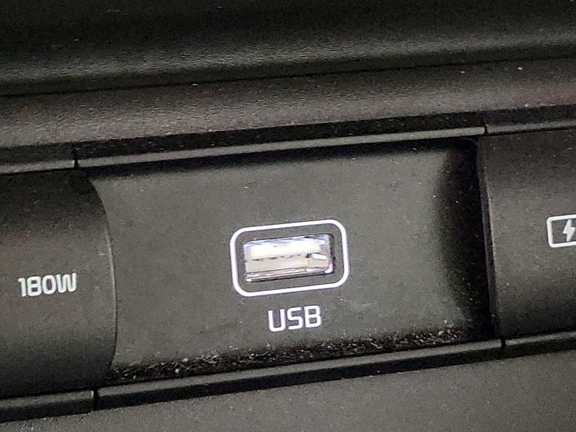 Thumbnail: 2020 Kia Telluride - 19