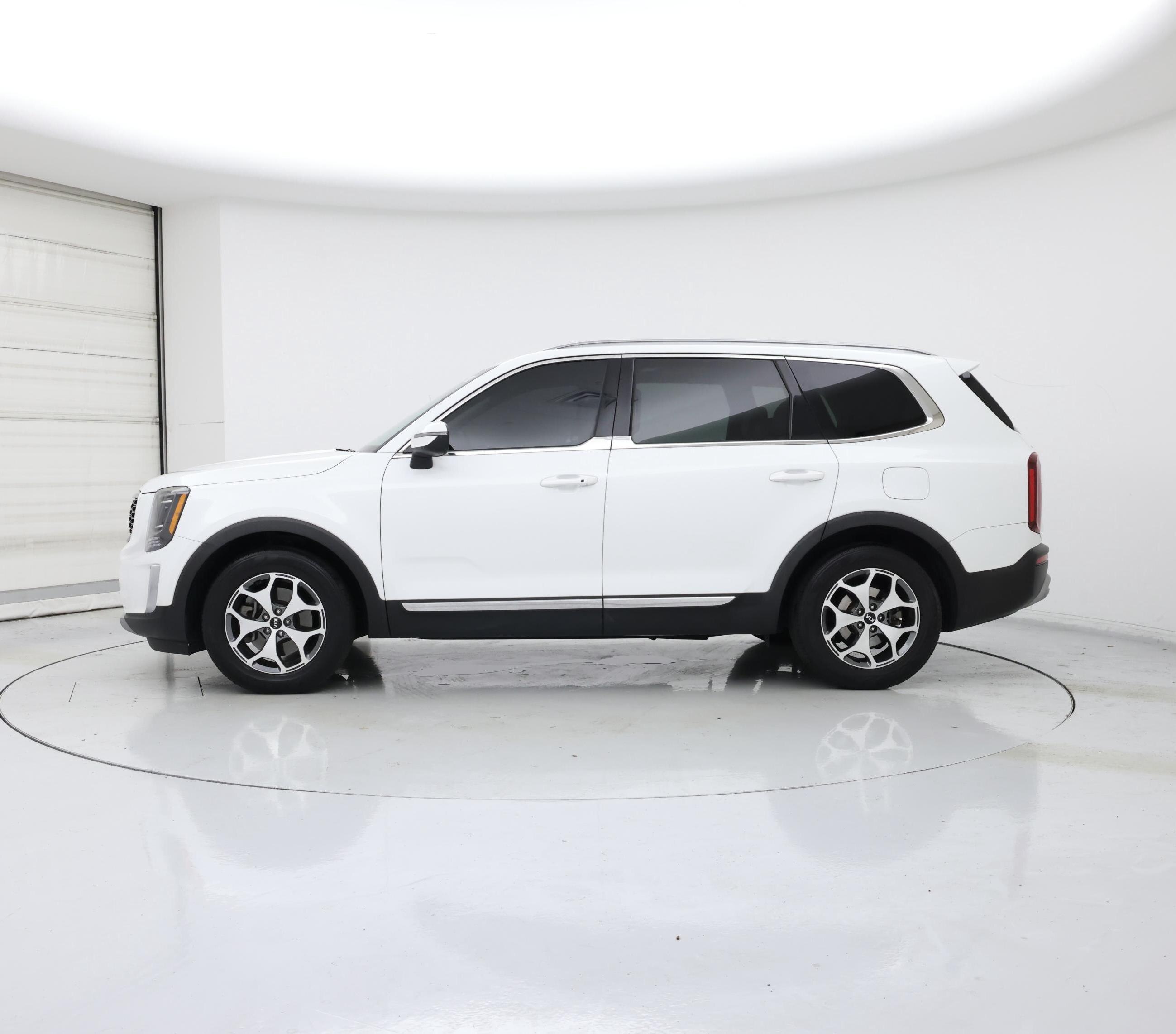 Thumbnail: 2020 Kia Telluride - 3