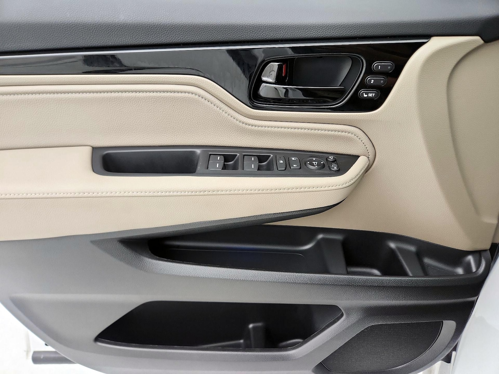 2024 Honda Odyssey Elite - Photo 13