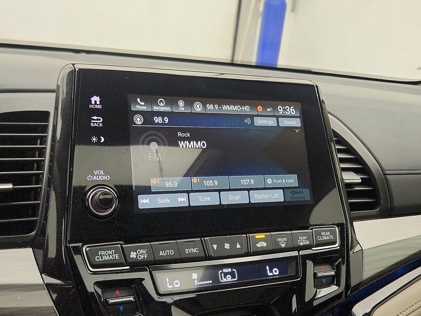 2024 Honda Odyssey Elite - Photo 17