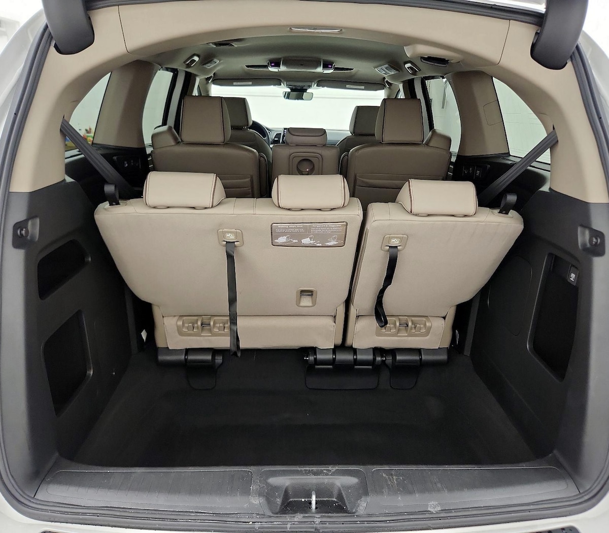 Trunk/Cargo (Seats Up)