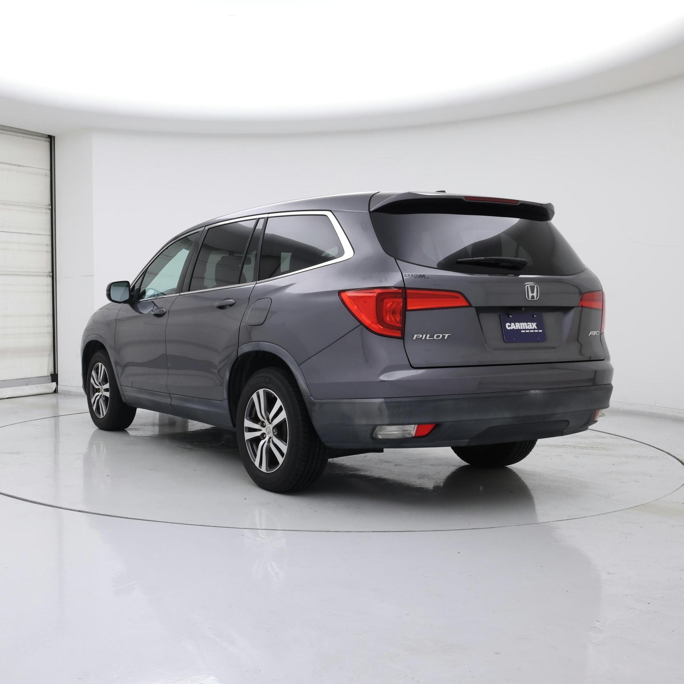 Thumbnail: 2016 Honda Pilot - 2