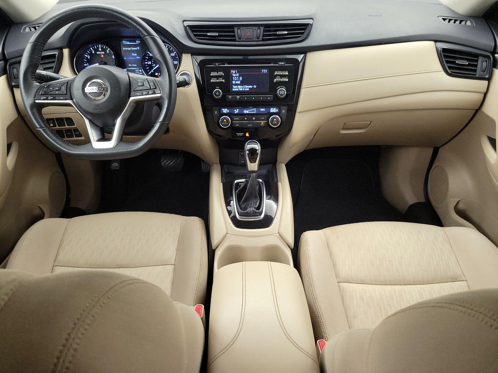 Thumbnail: 2017 Nissan Rogue - 9