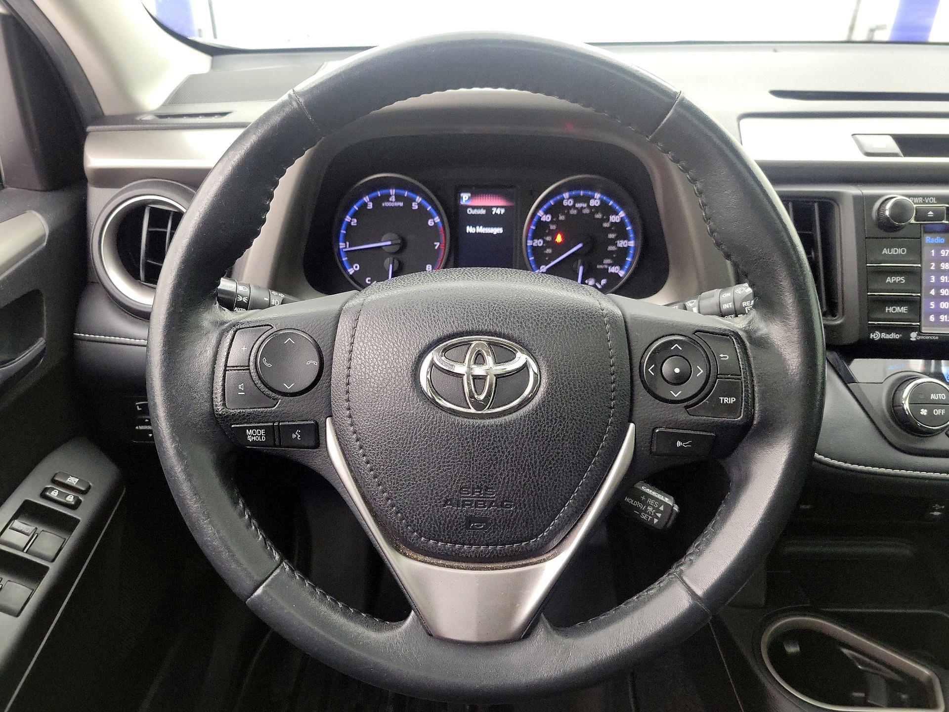 Thumbnail: 2018 Toyota RAV4 - 10