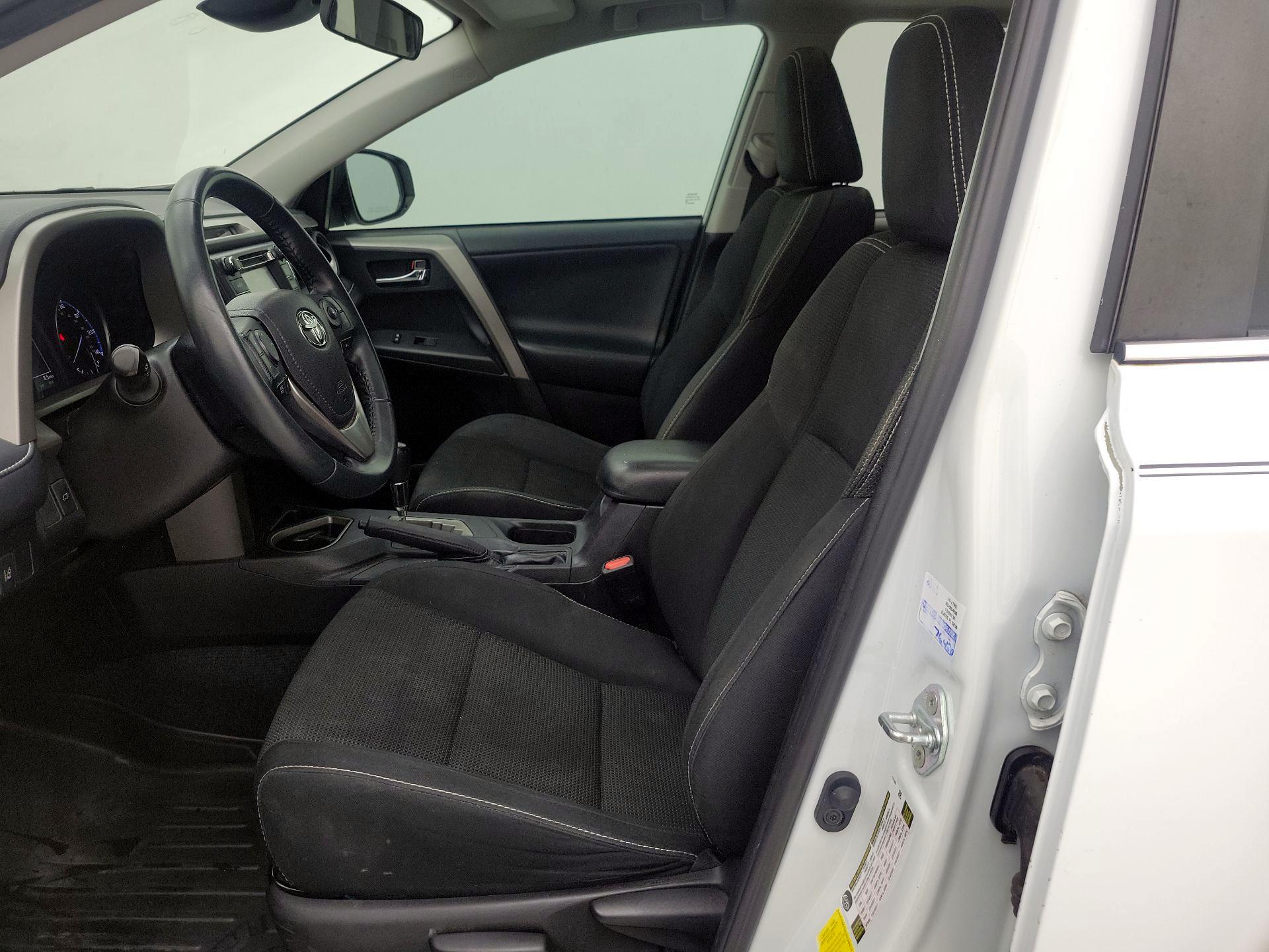 Thumbnail: 2018 Toyota RAV4 - 11