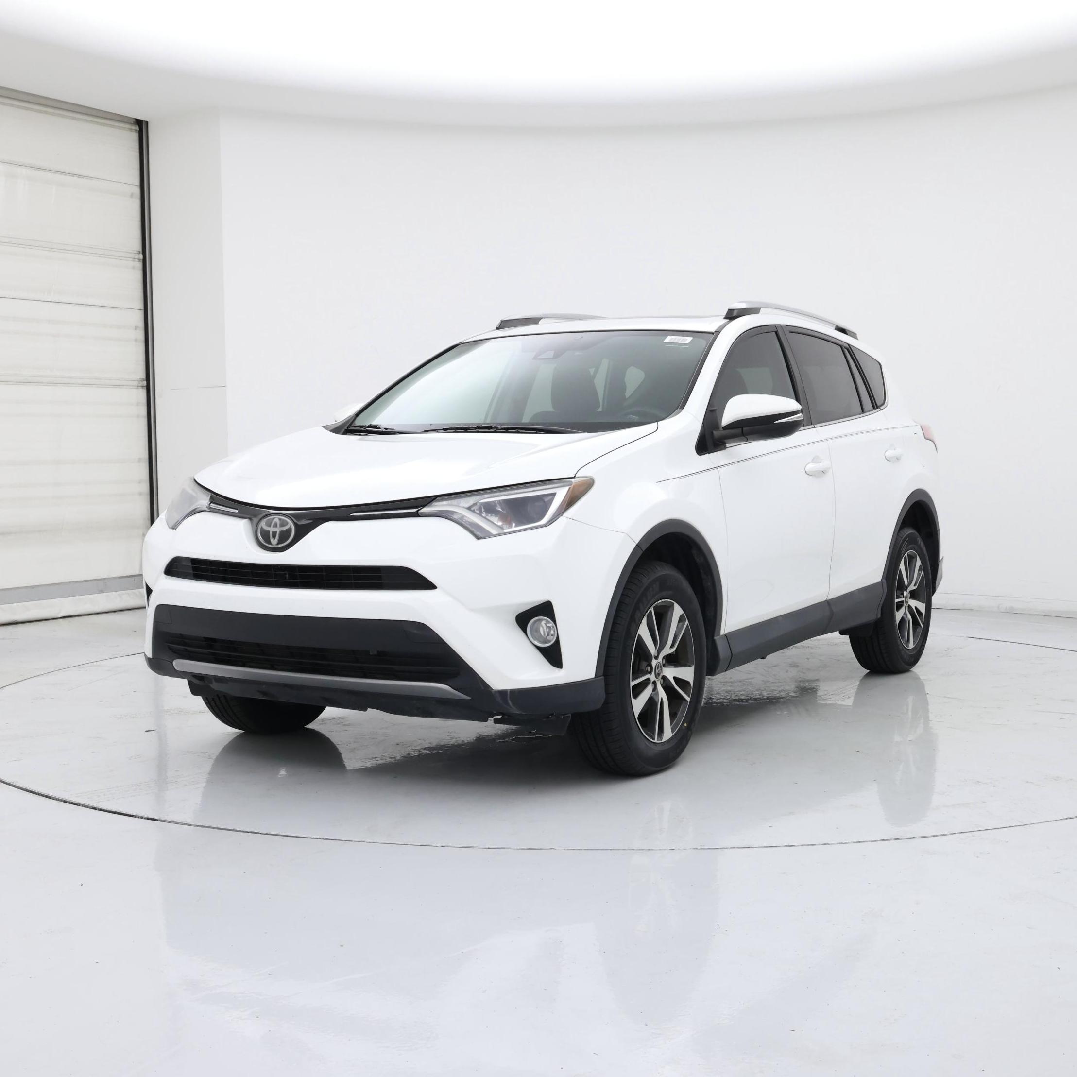 Thumbnail: 2018 Toyota RAV4 - 4
