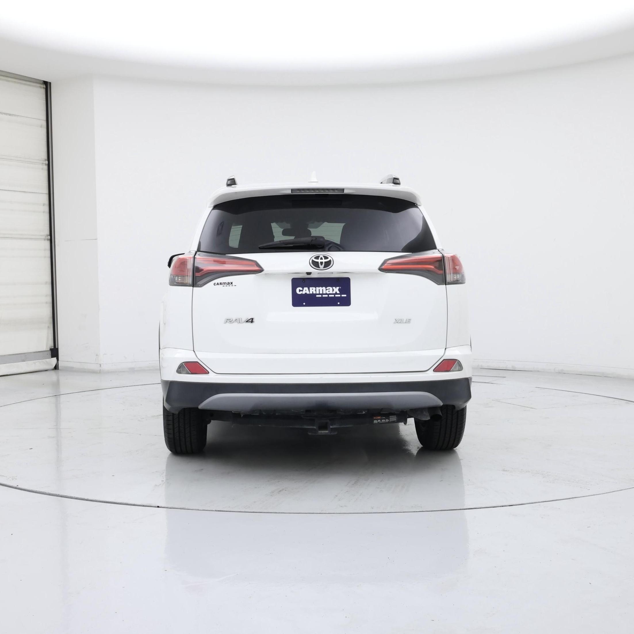 Thumbnail: 2018 Toyota RAV4 - 6