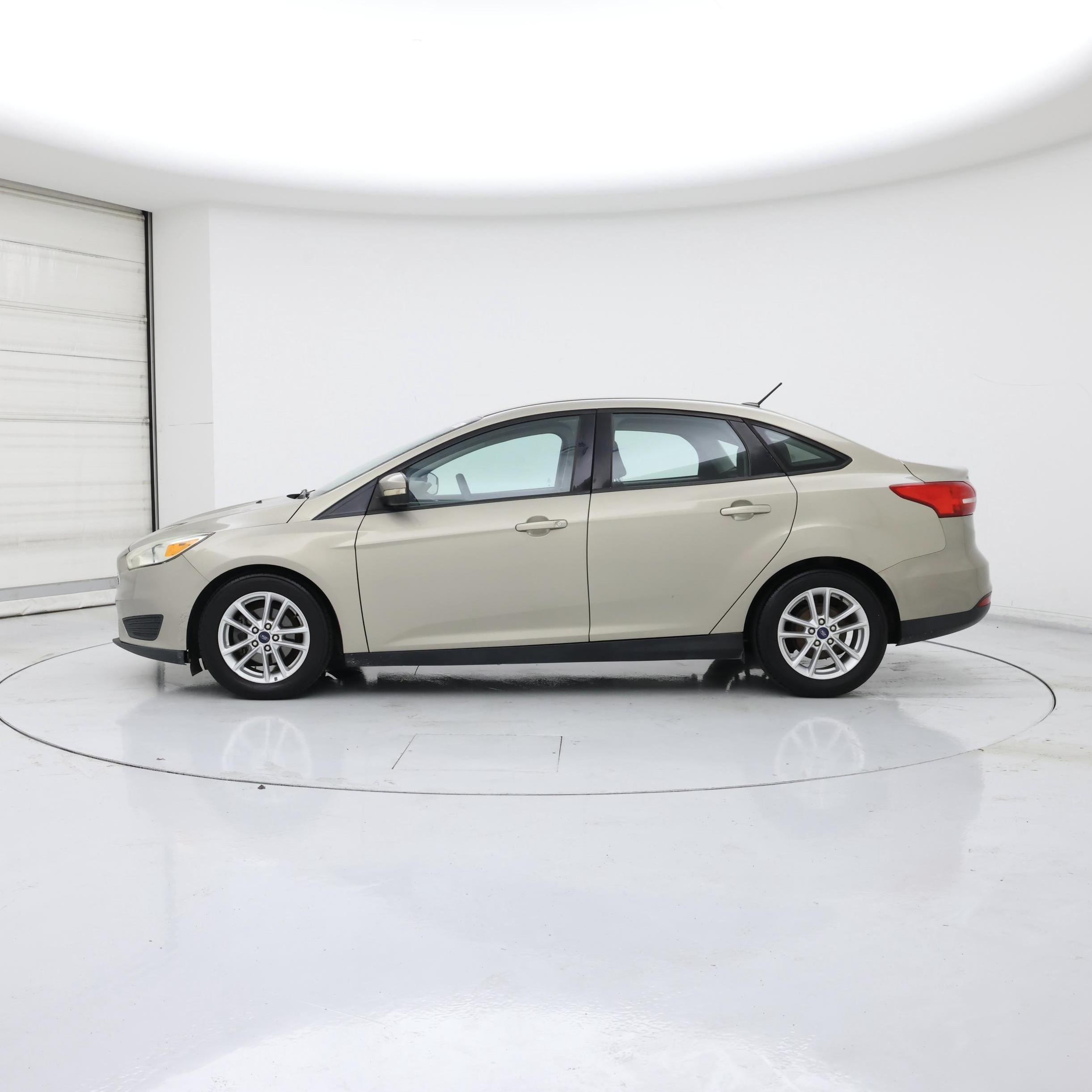 Thumbnail: 2016 Ford Focus - 3